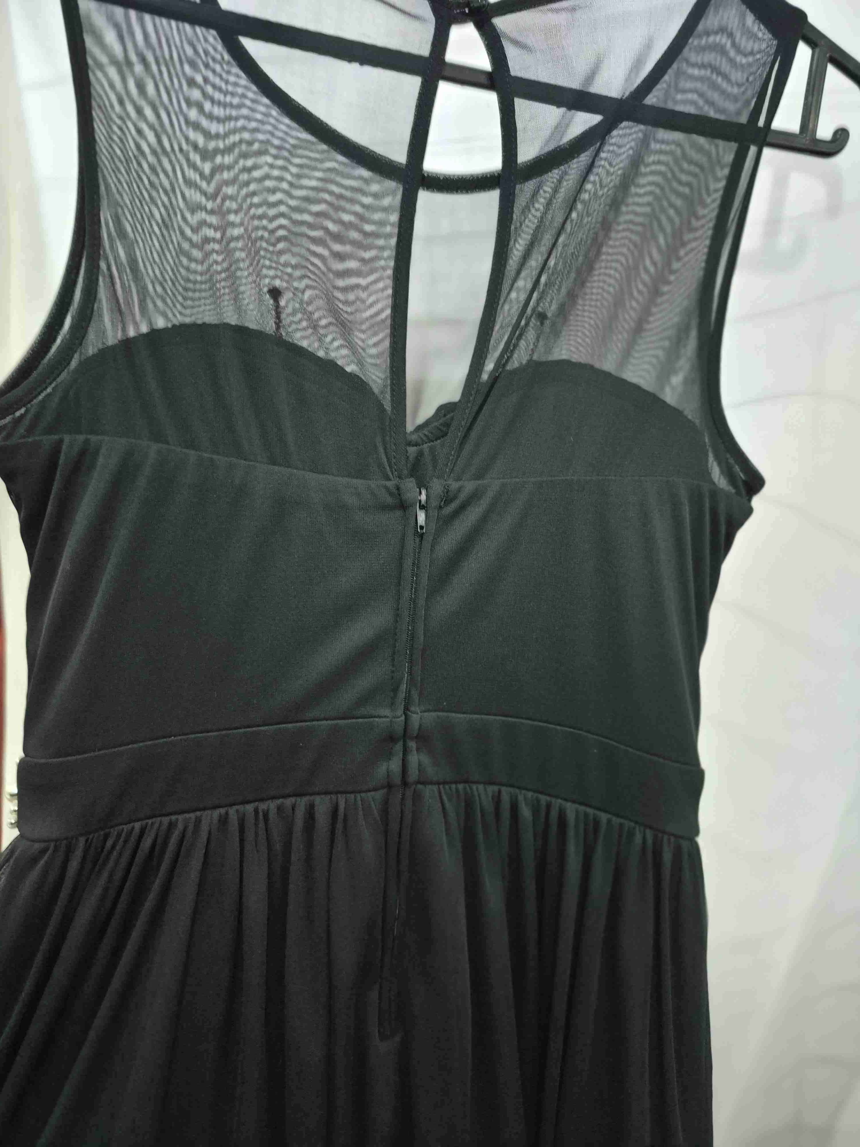 Vestido de encaje negro elegante - miniatura 5