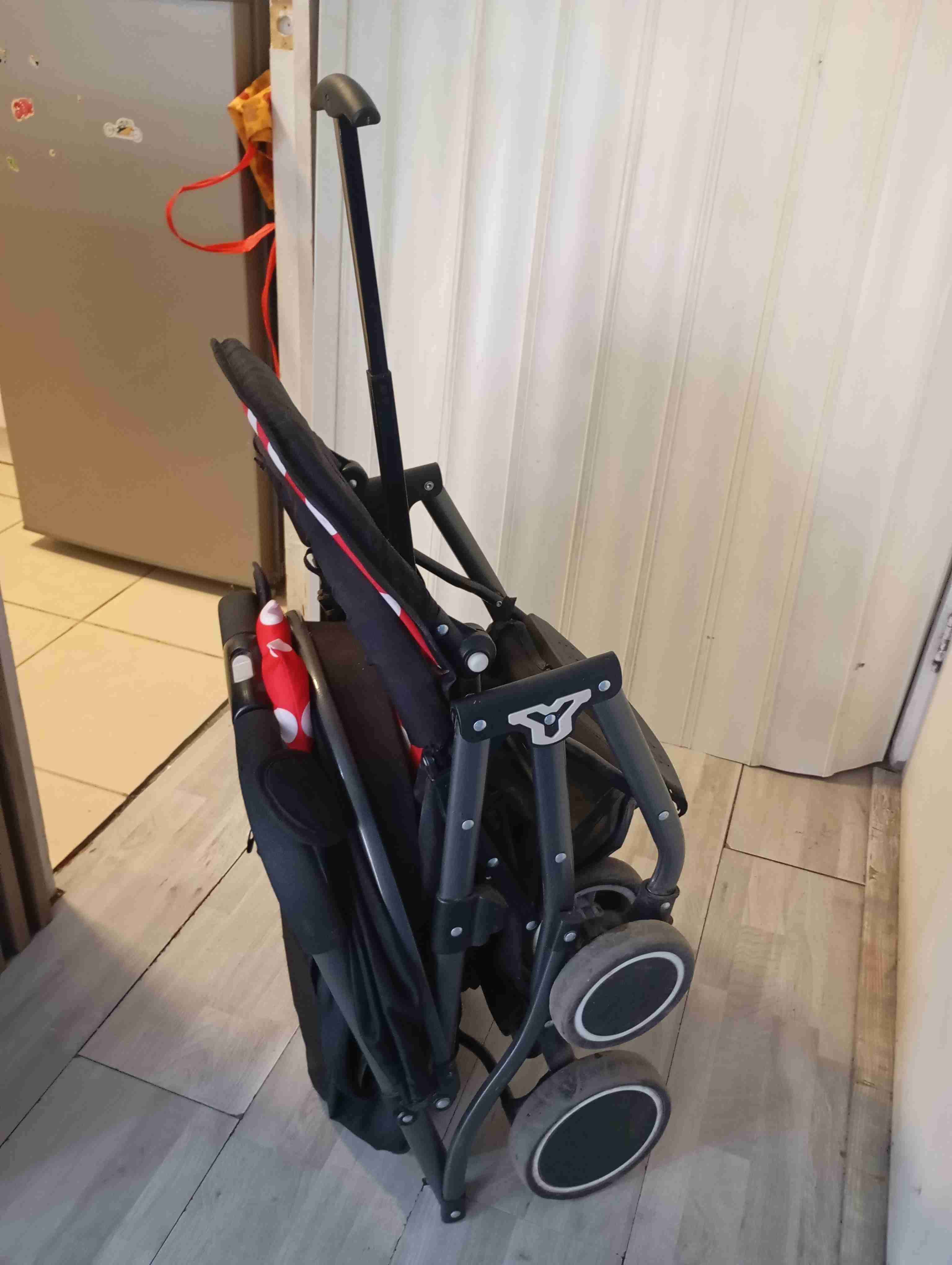 Coche de bebé plegable - miniatura 1