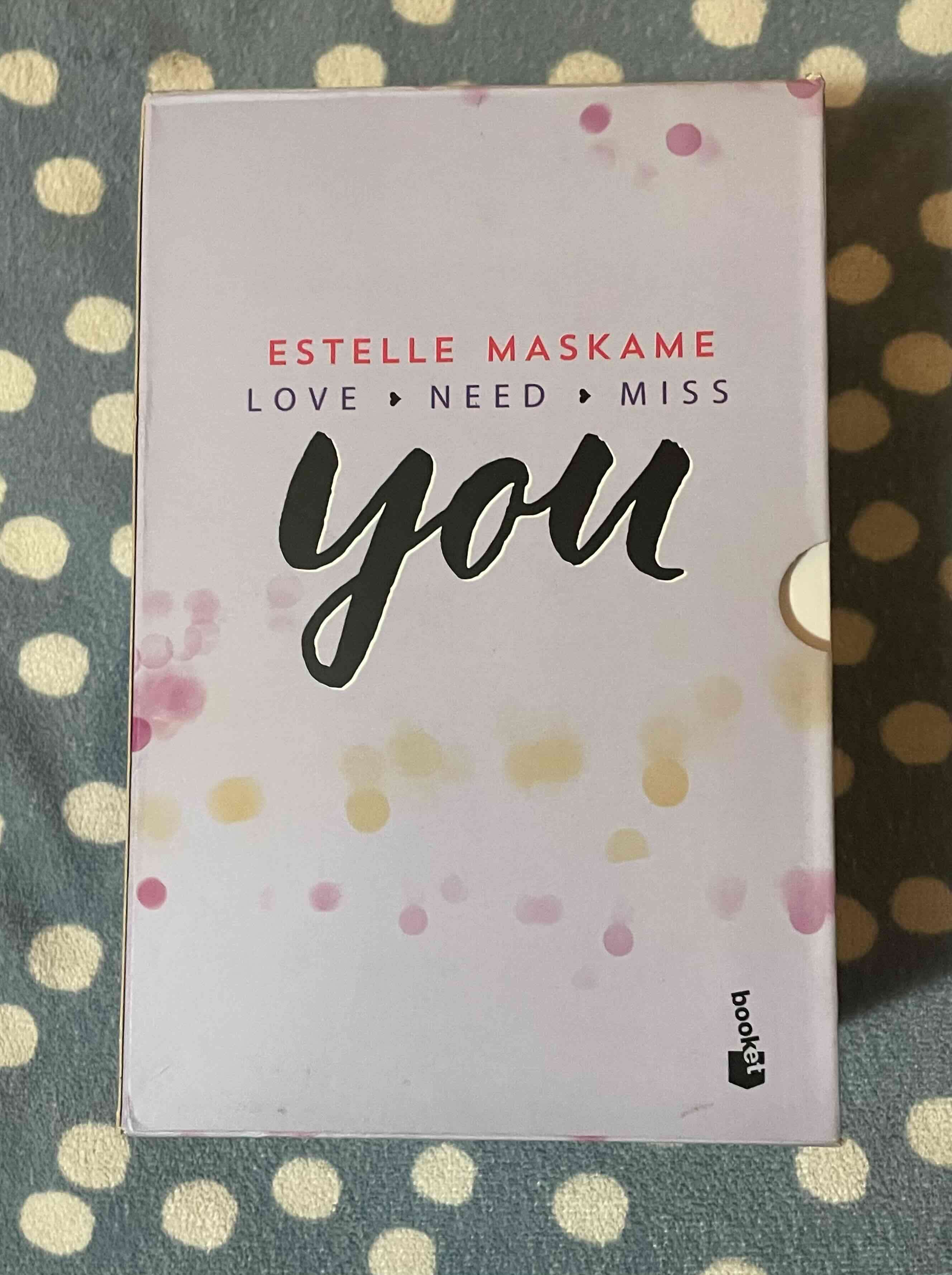 Colección de libros 'Love, Need, Miss You' - miniatura 1