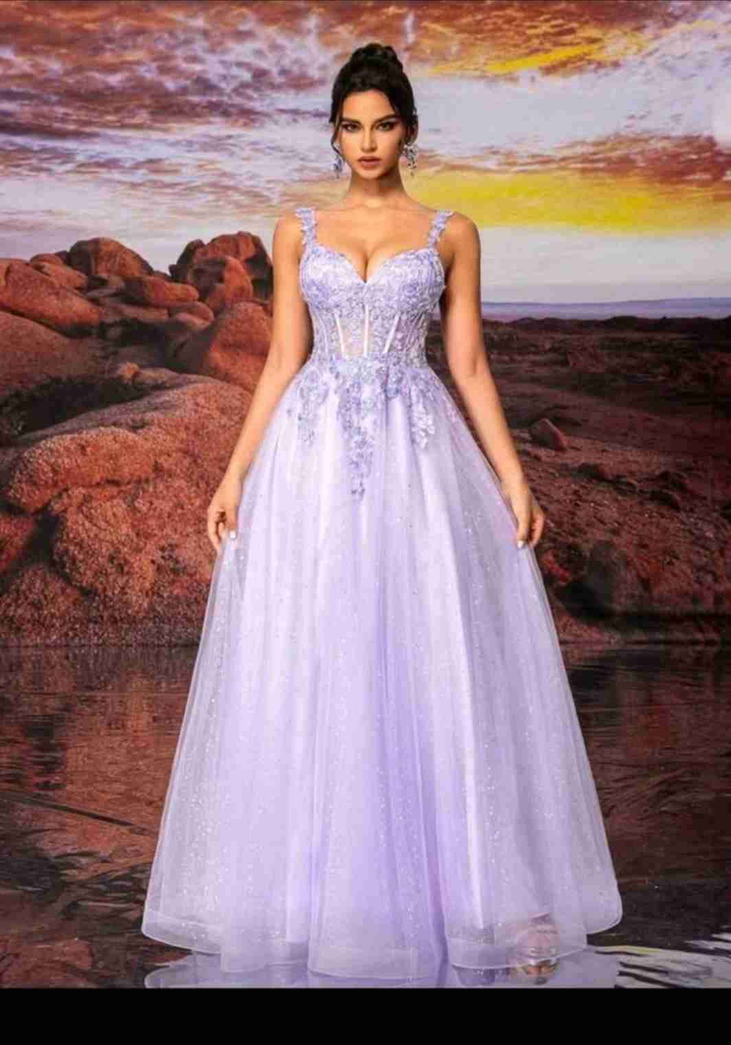 Vestido de gala lila elegante - miniatura 2