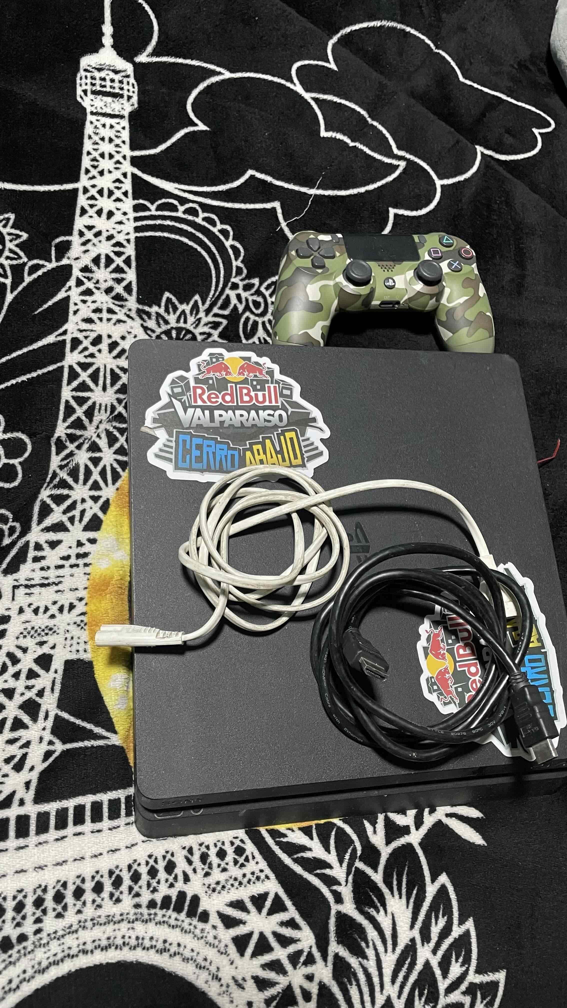 Consola de videojuegos con control camuflado - miniatura 2