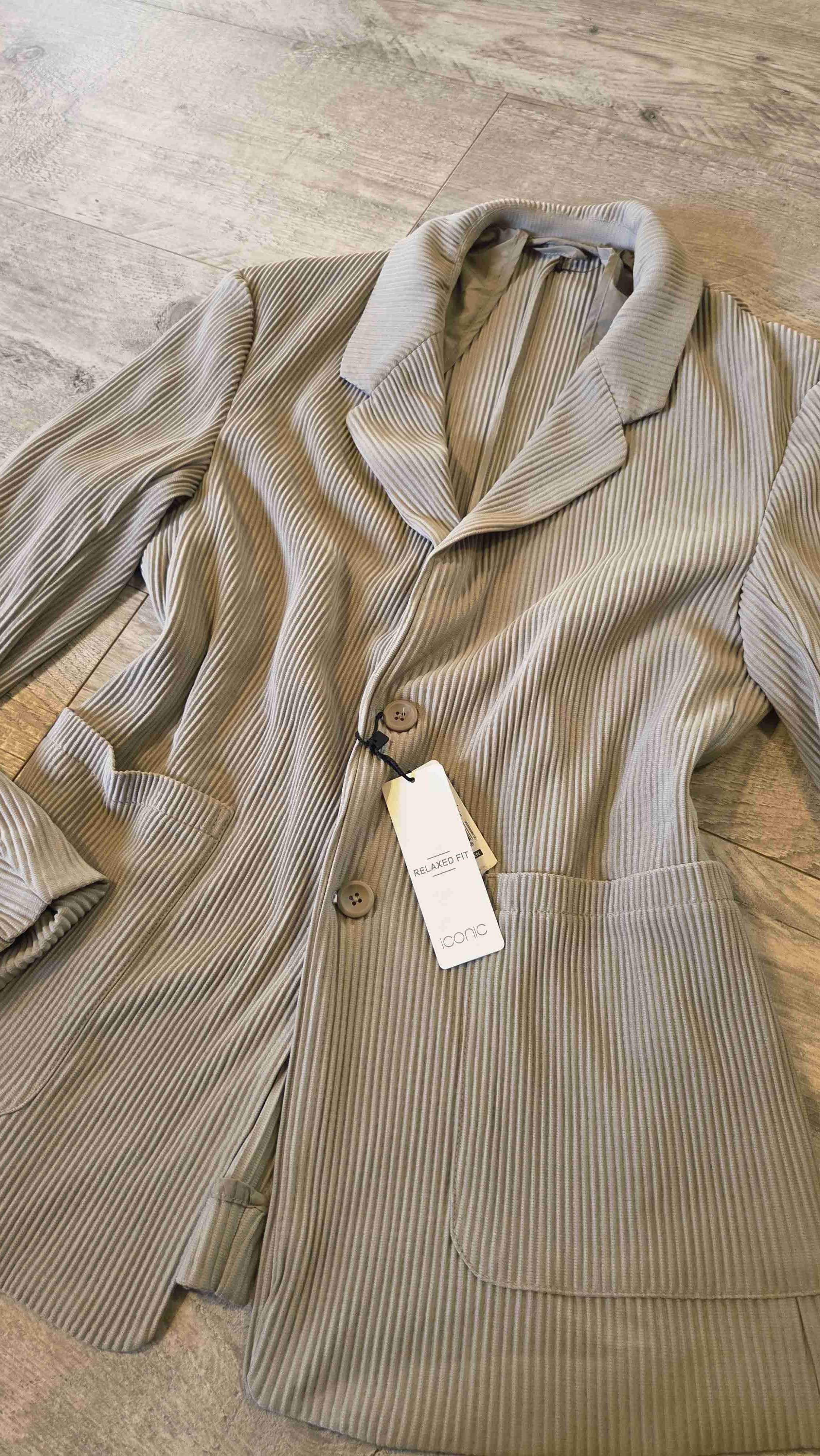 Blazer plomo con etiqueta nueva - miniatura 1