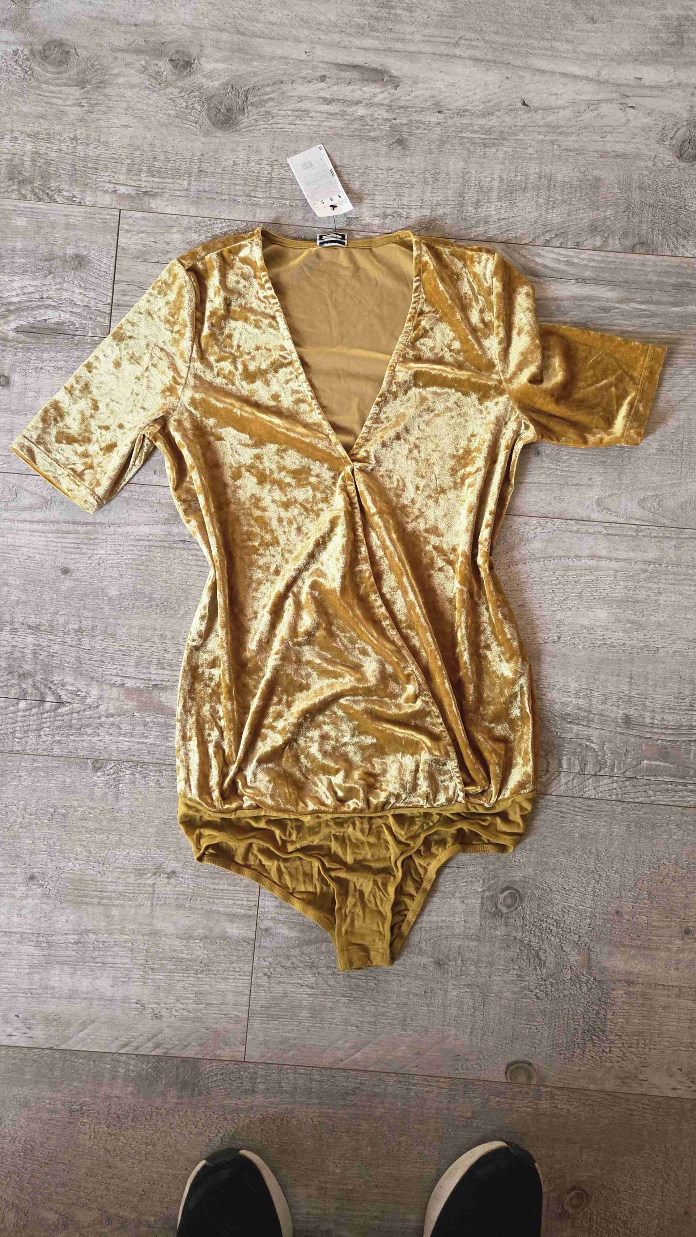 Body de terciopelo dorado - miniatura 1