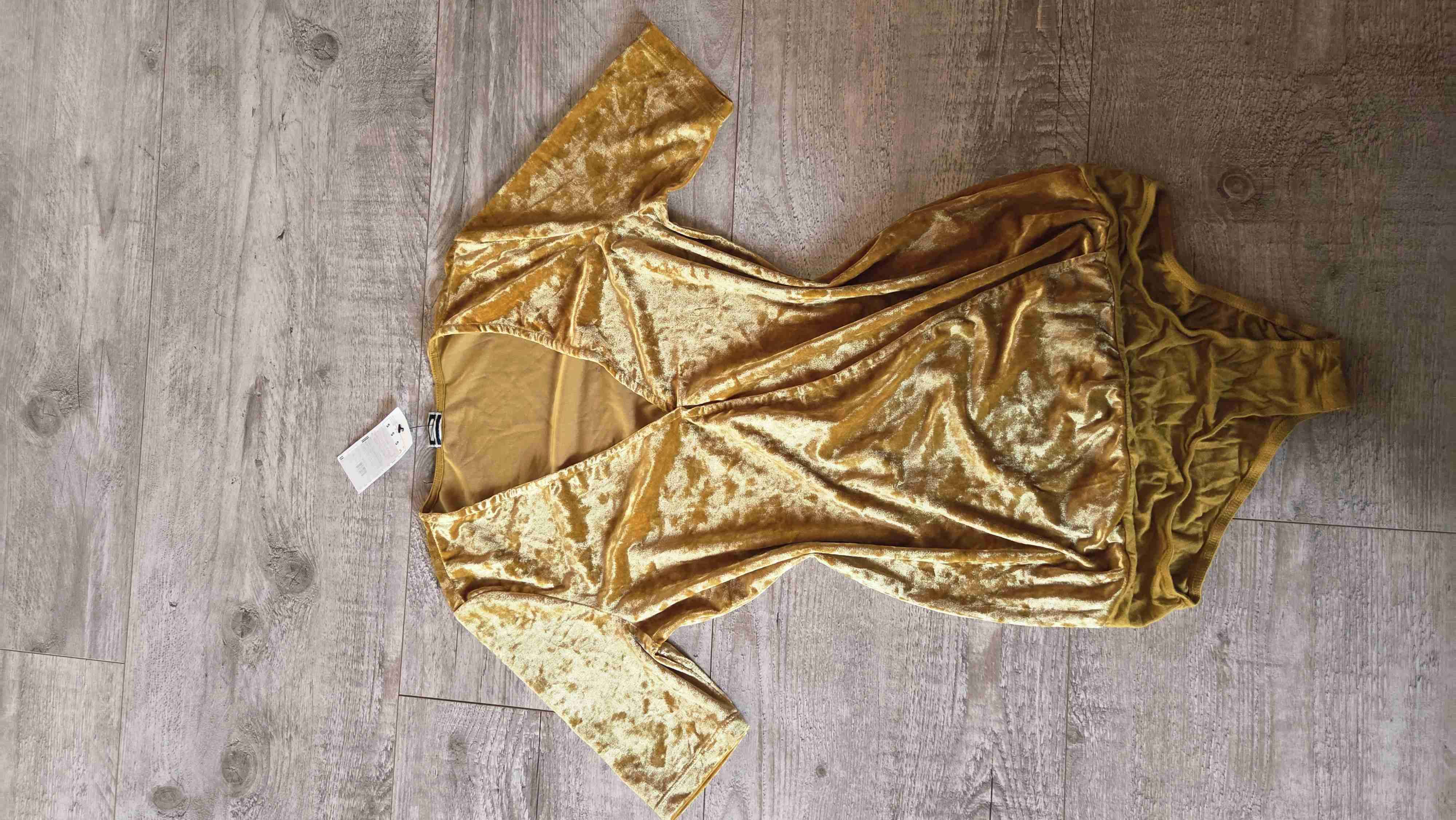 Body de terciopelo dorado - miniatura 2