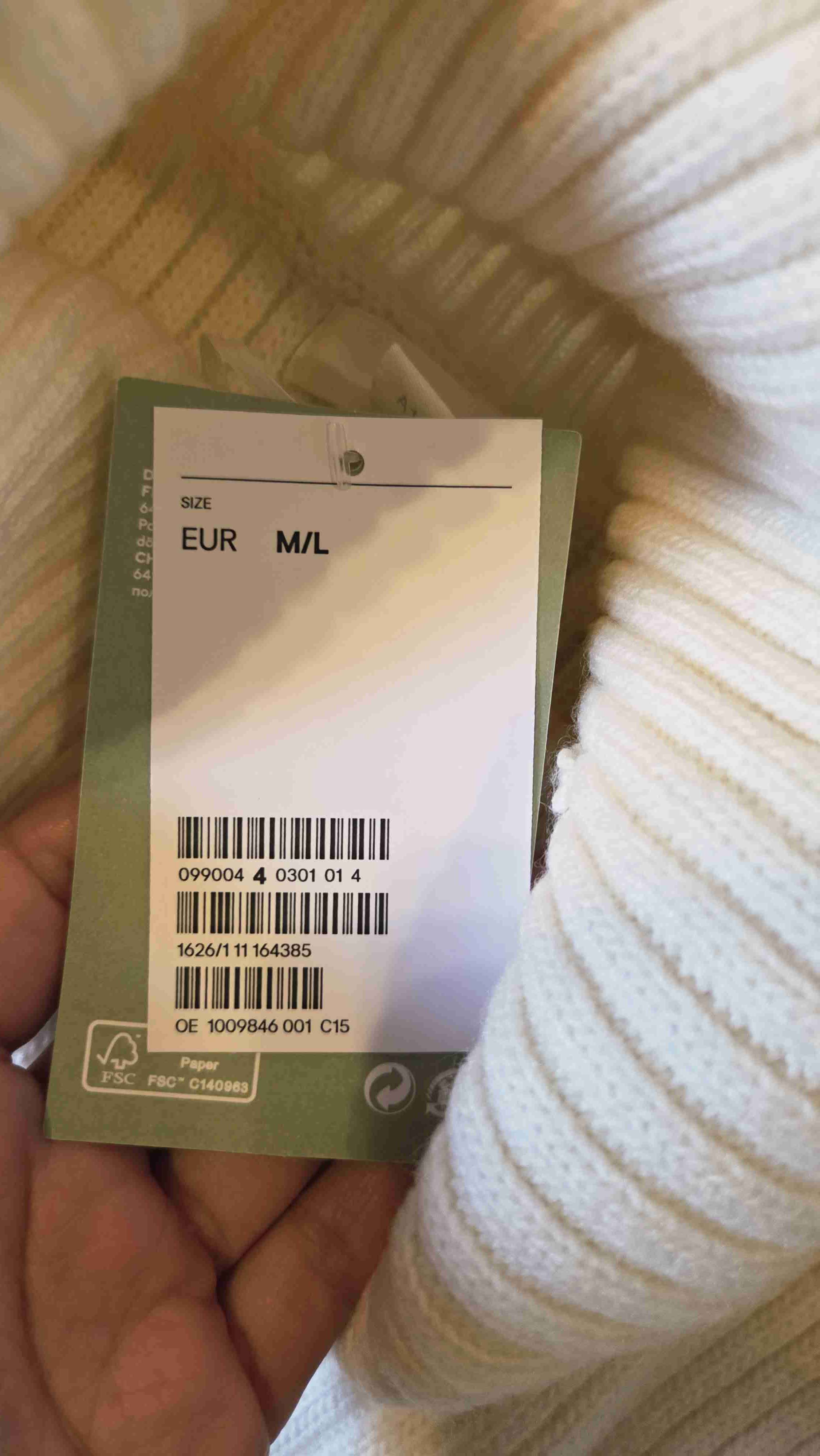 Poncho de cuello alto beige - miniatura 2