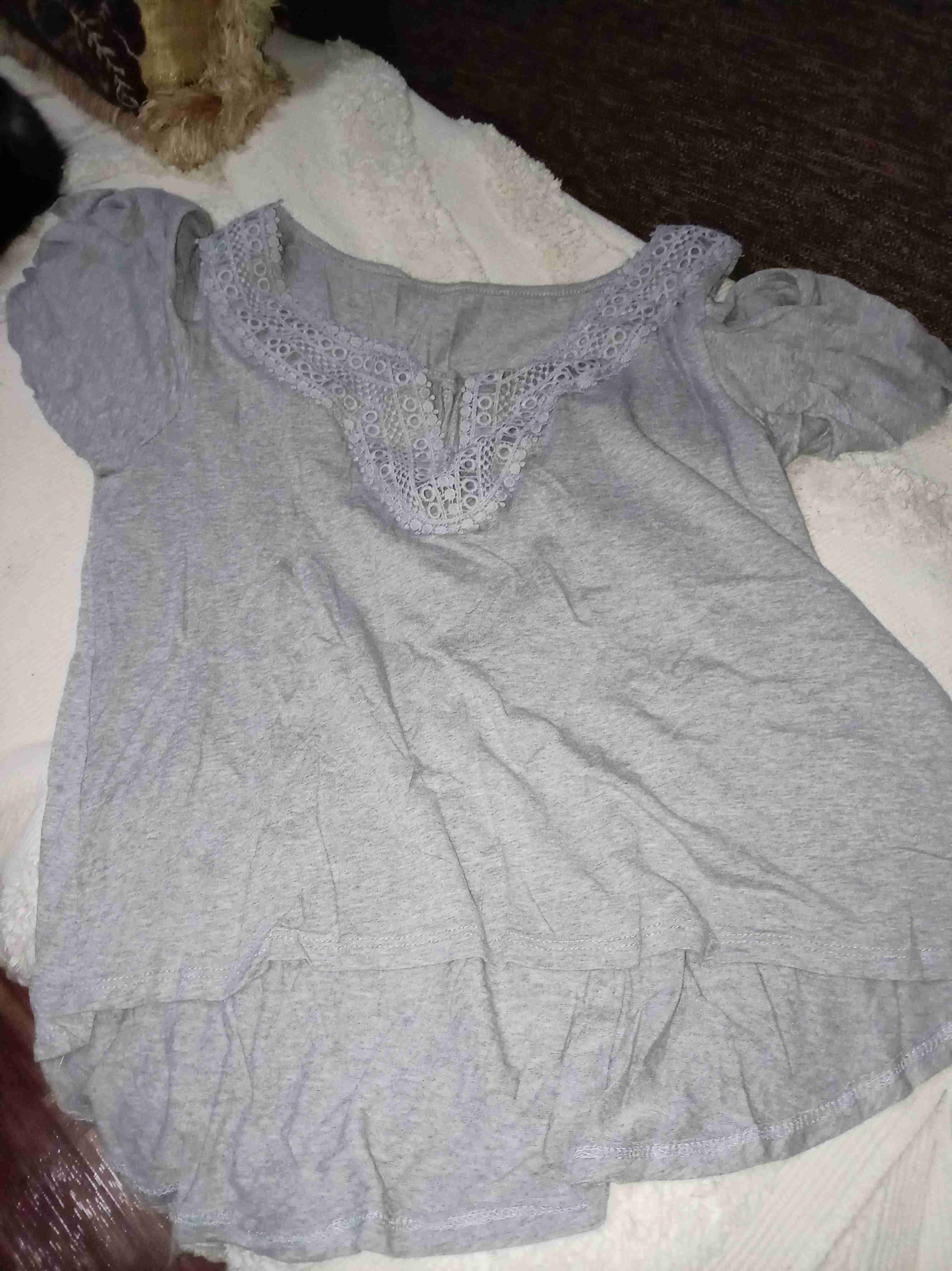 Polera gris con encaje - miniatura 2