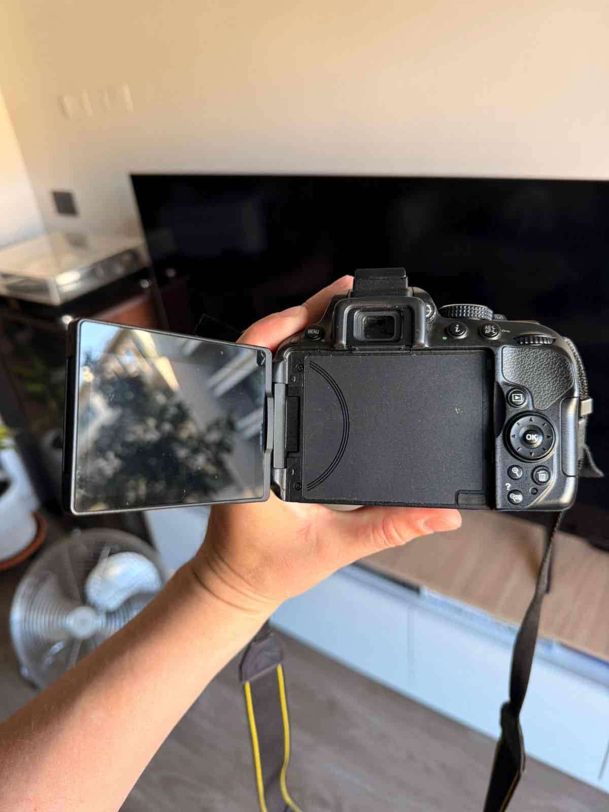 Cámara Nikon réflex con lente DX - miniatura 3