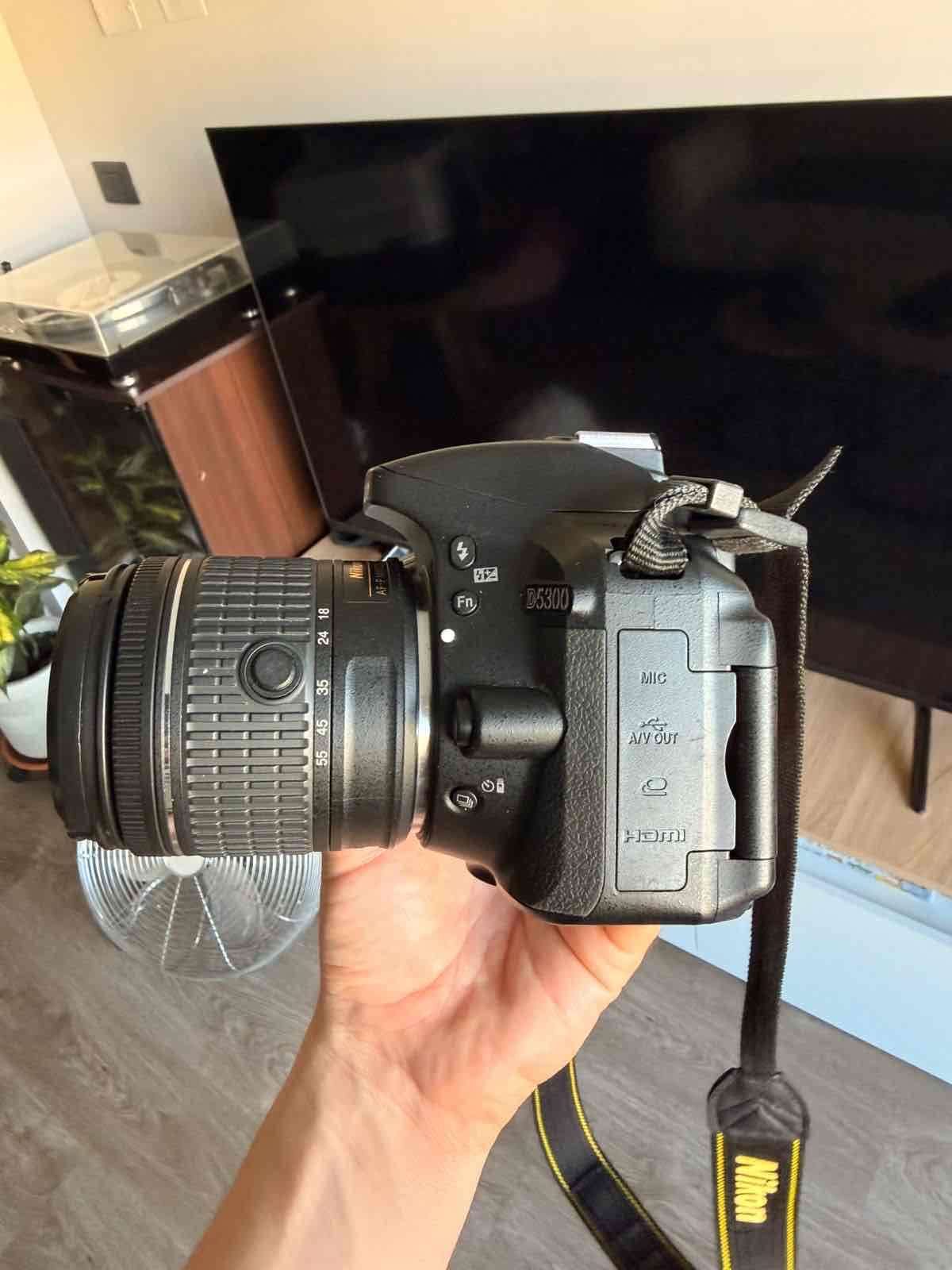 Cámara Nikon réflex con lente DX - miniatura 5