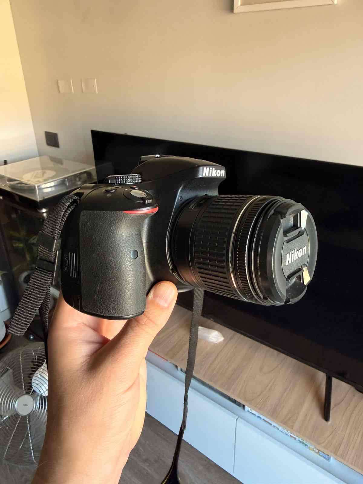 Cámara Nikon réflex con lente DX - miniatura 6