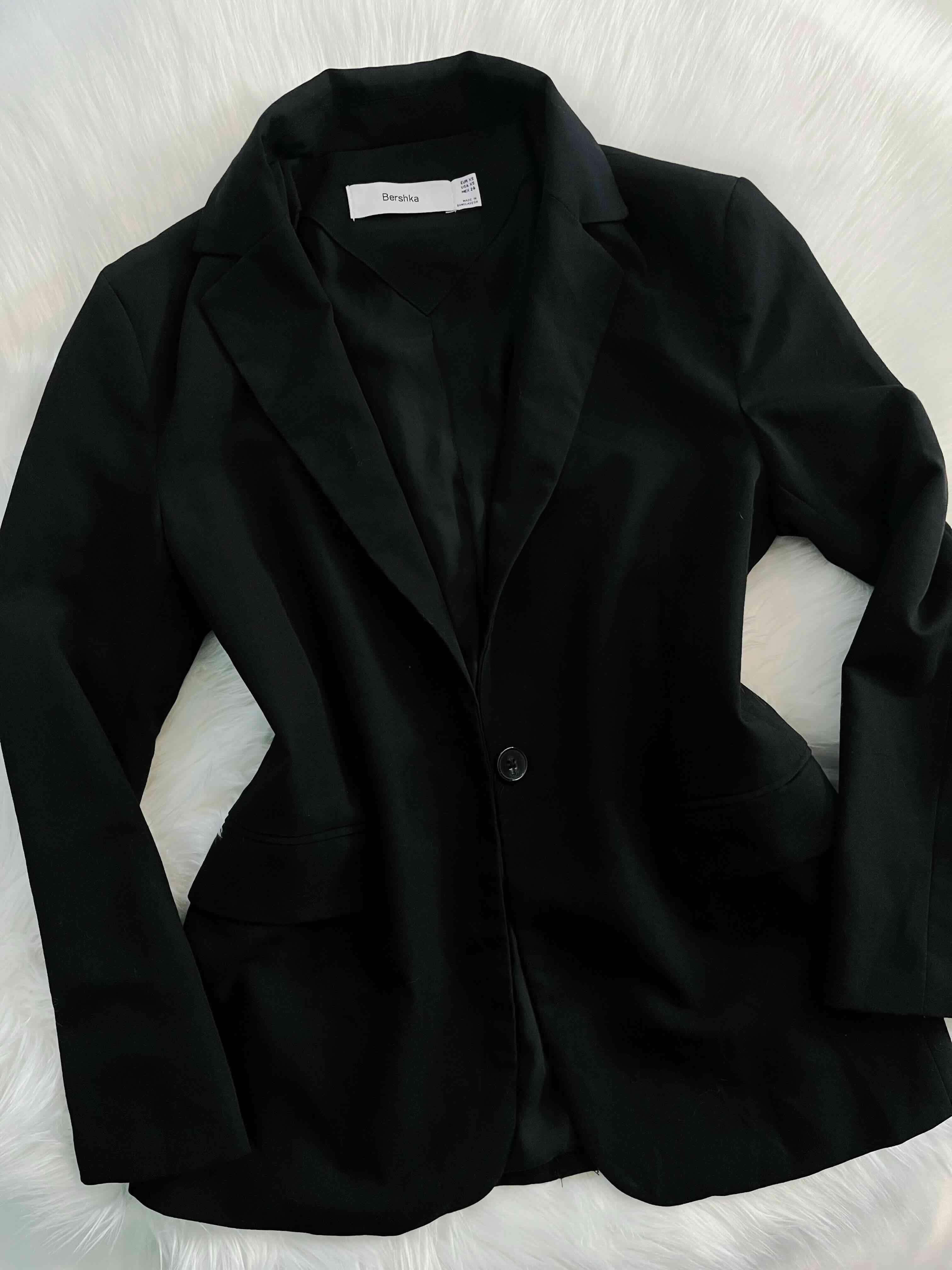 Blazer negro BERSHKA talla XS/S - miniatura 1