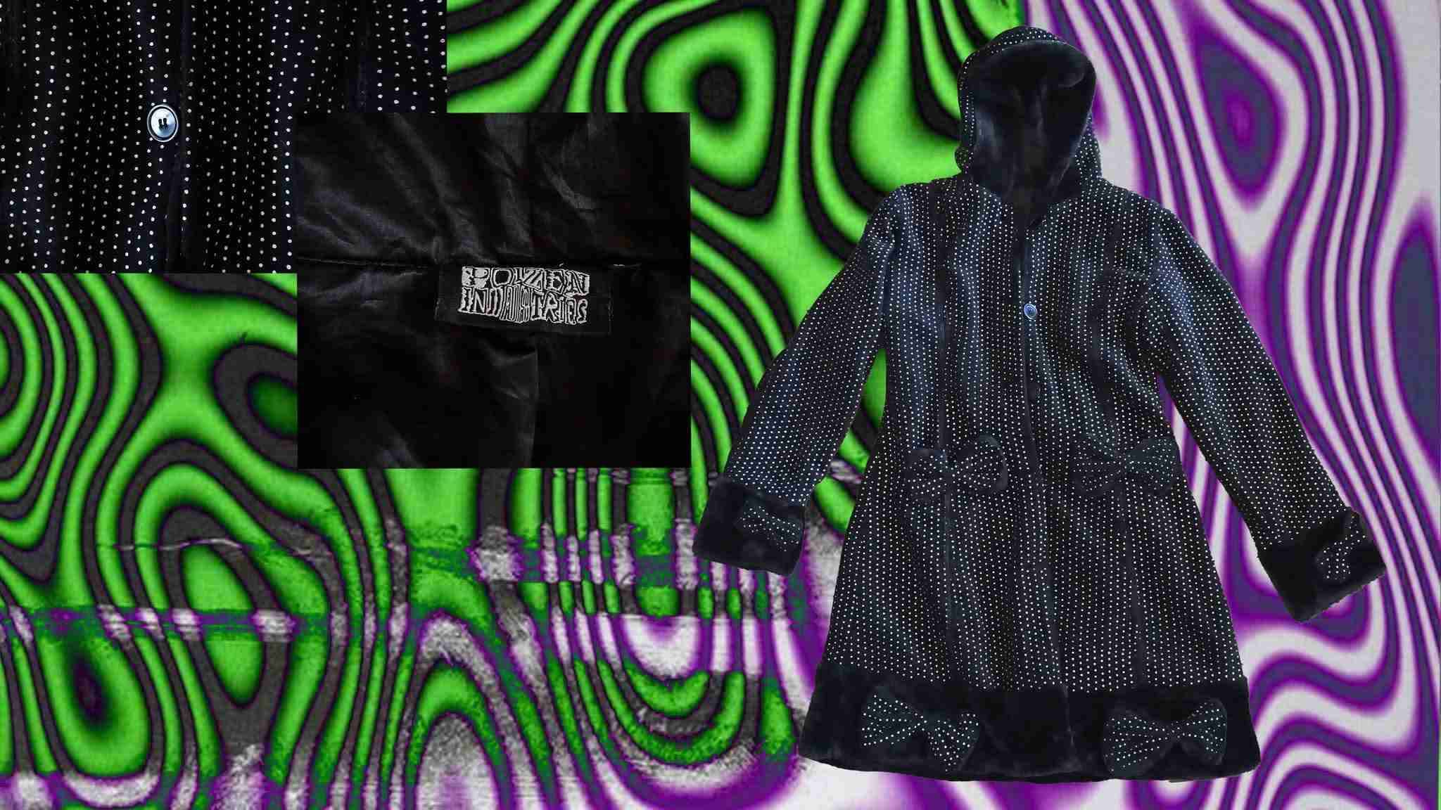 Abrigo Lolita negro con puntos blancos