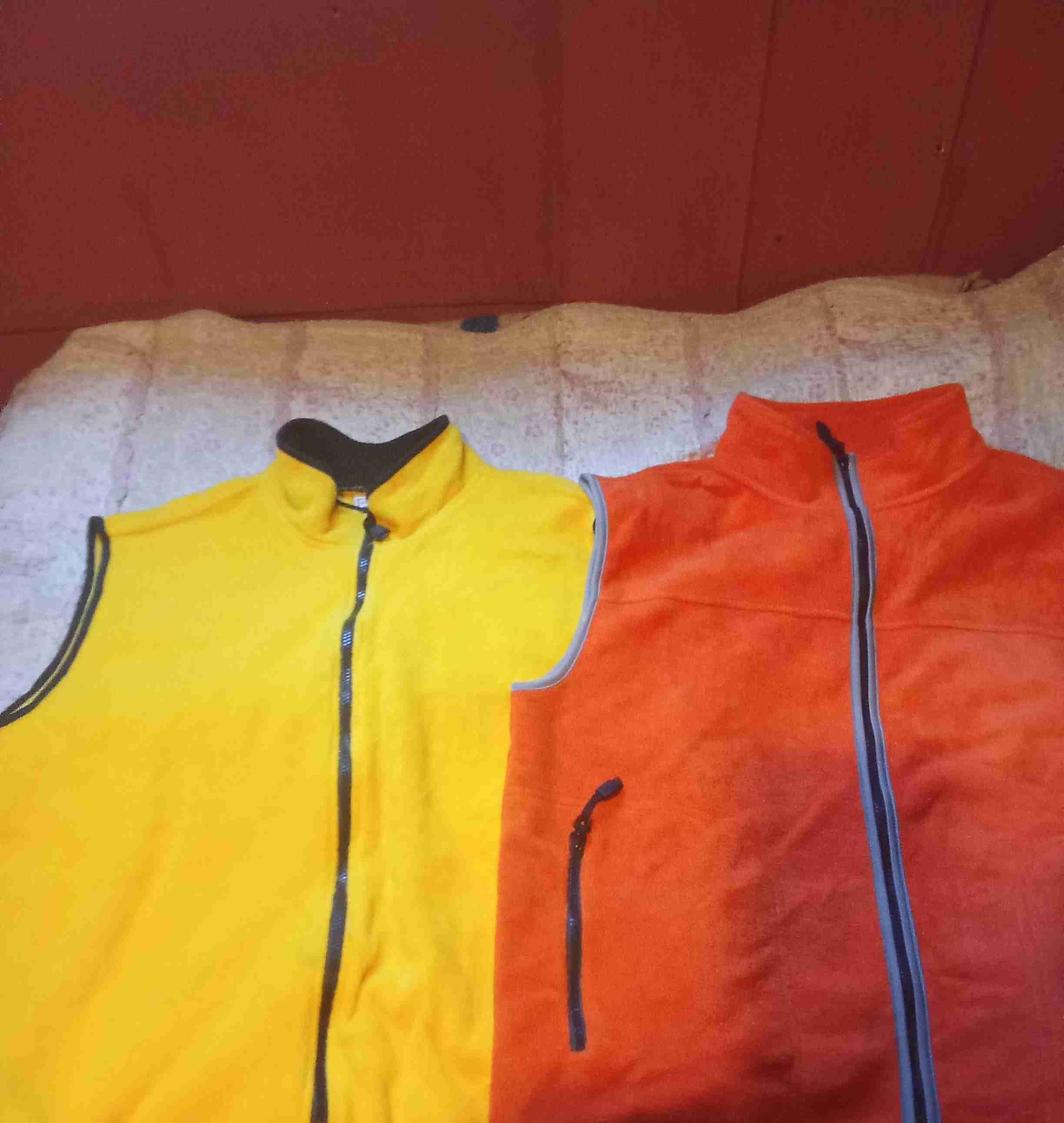 Chalecos sin mangas XL amarillos y naranjas - miniatura 2