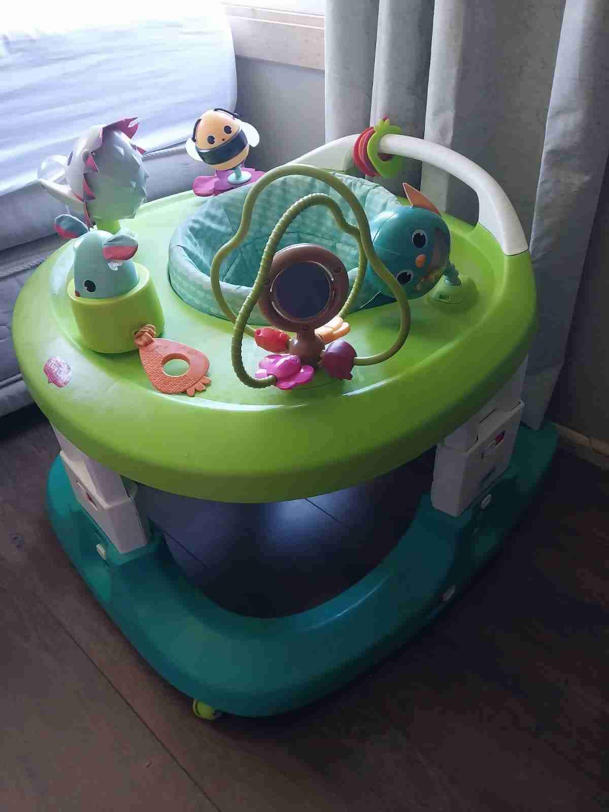 Andador para bebé 4 en 1 con juguetes - miniatura 1