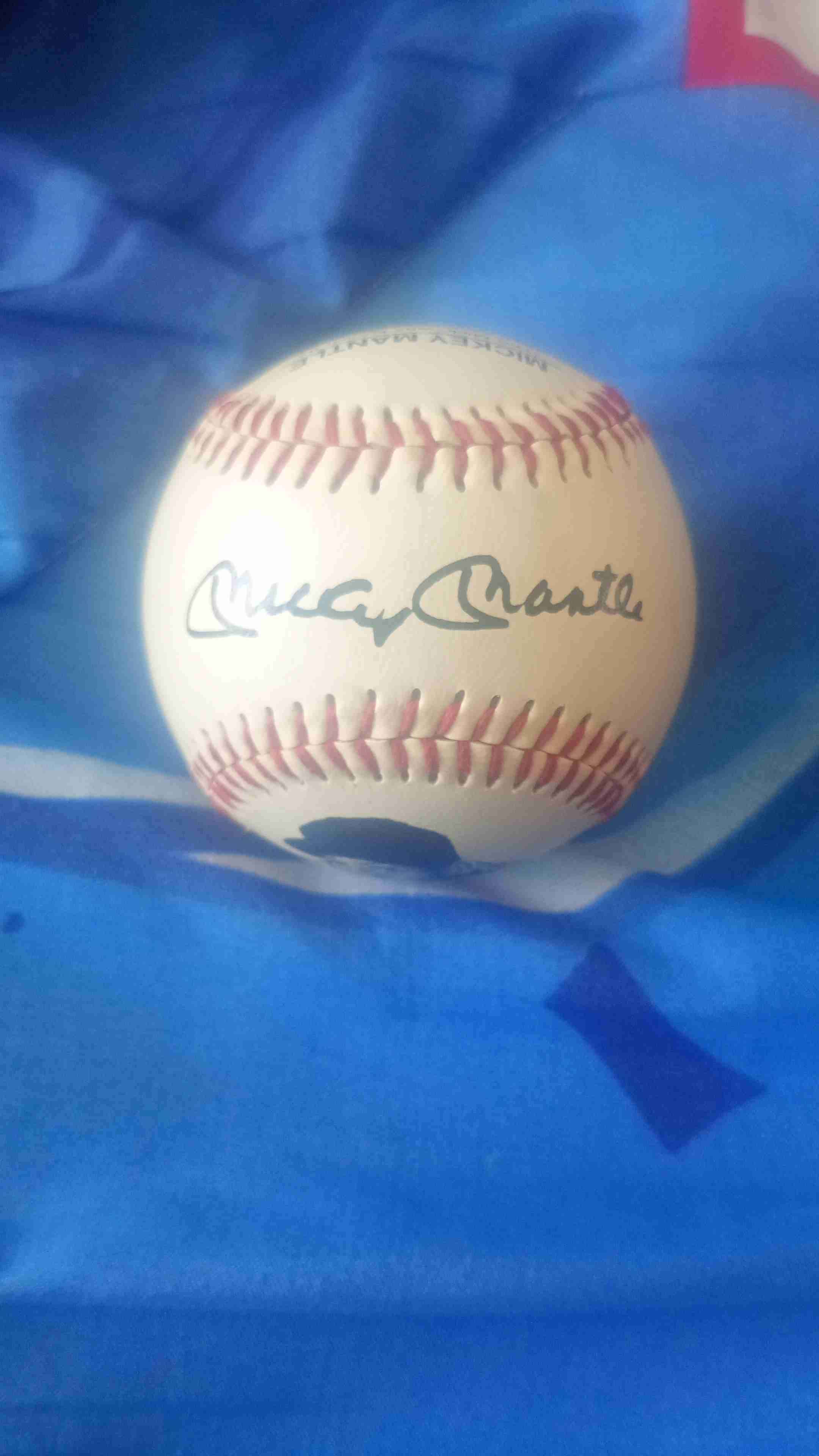 Pelota de béisbol firmada - miniatura 1