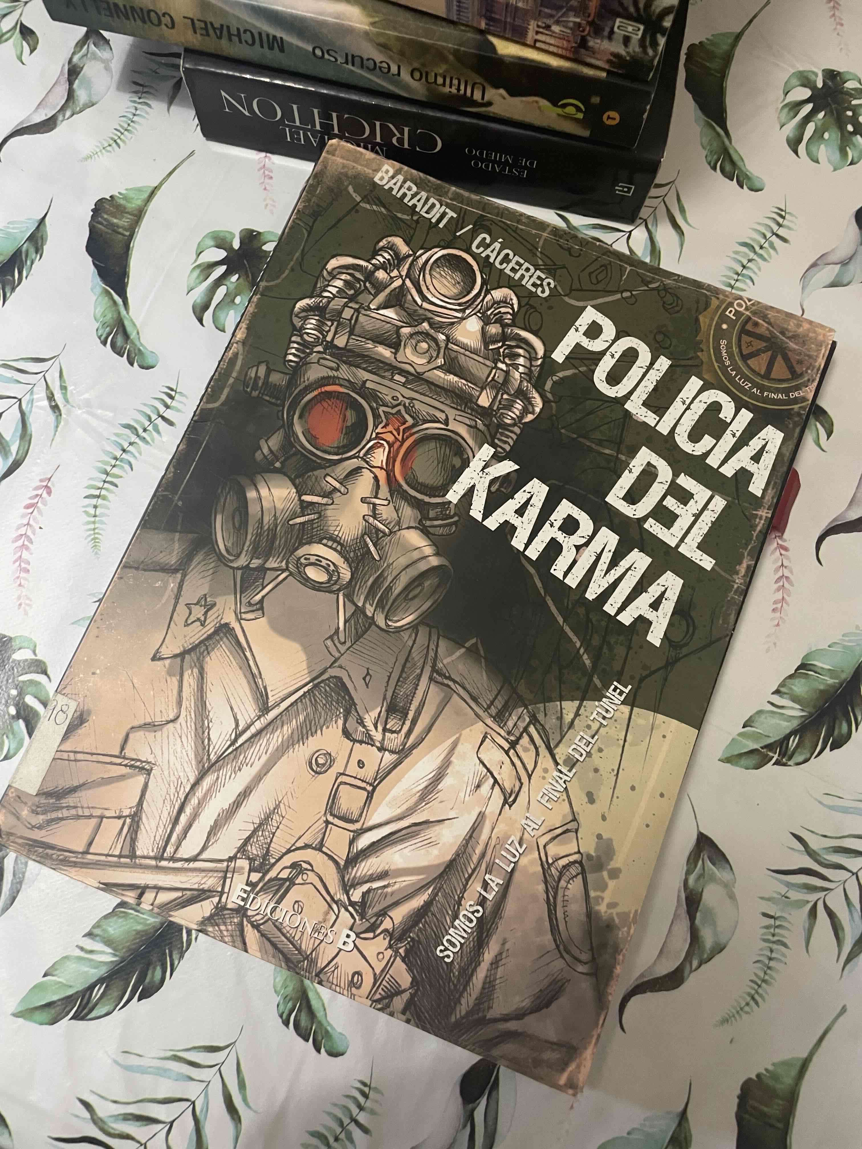 Libro Policia del Karma - miniatura 1