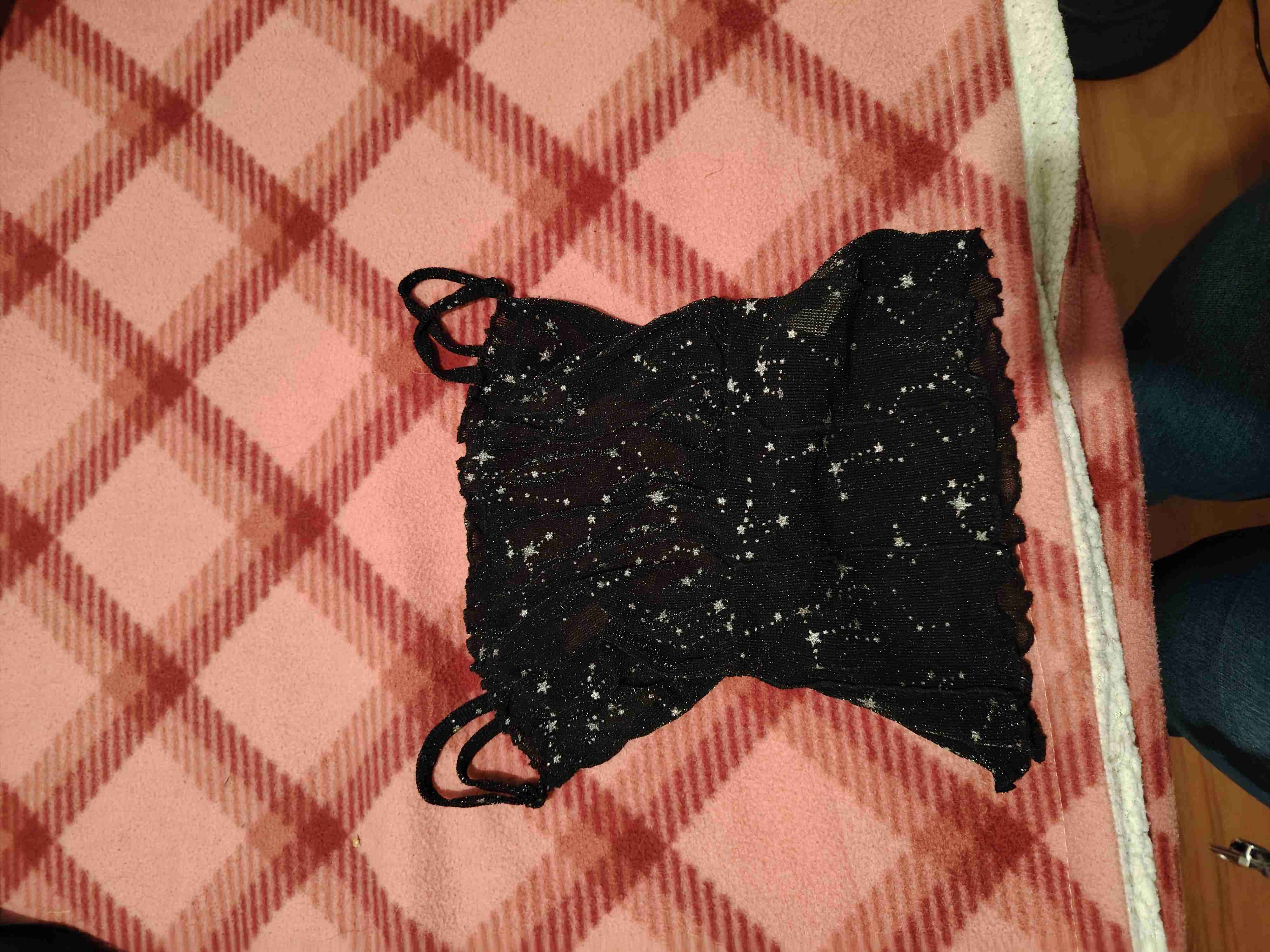 Top negro con estampado de estrellas - miniatura 1