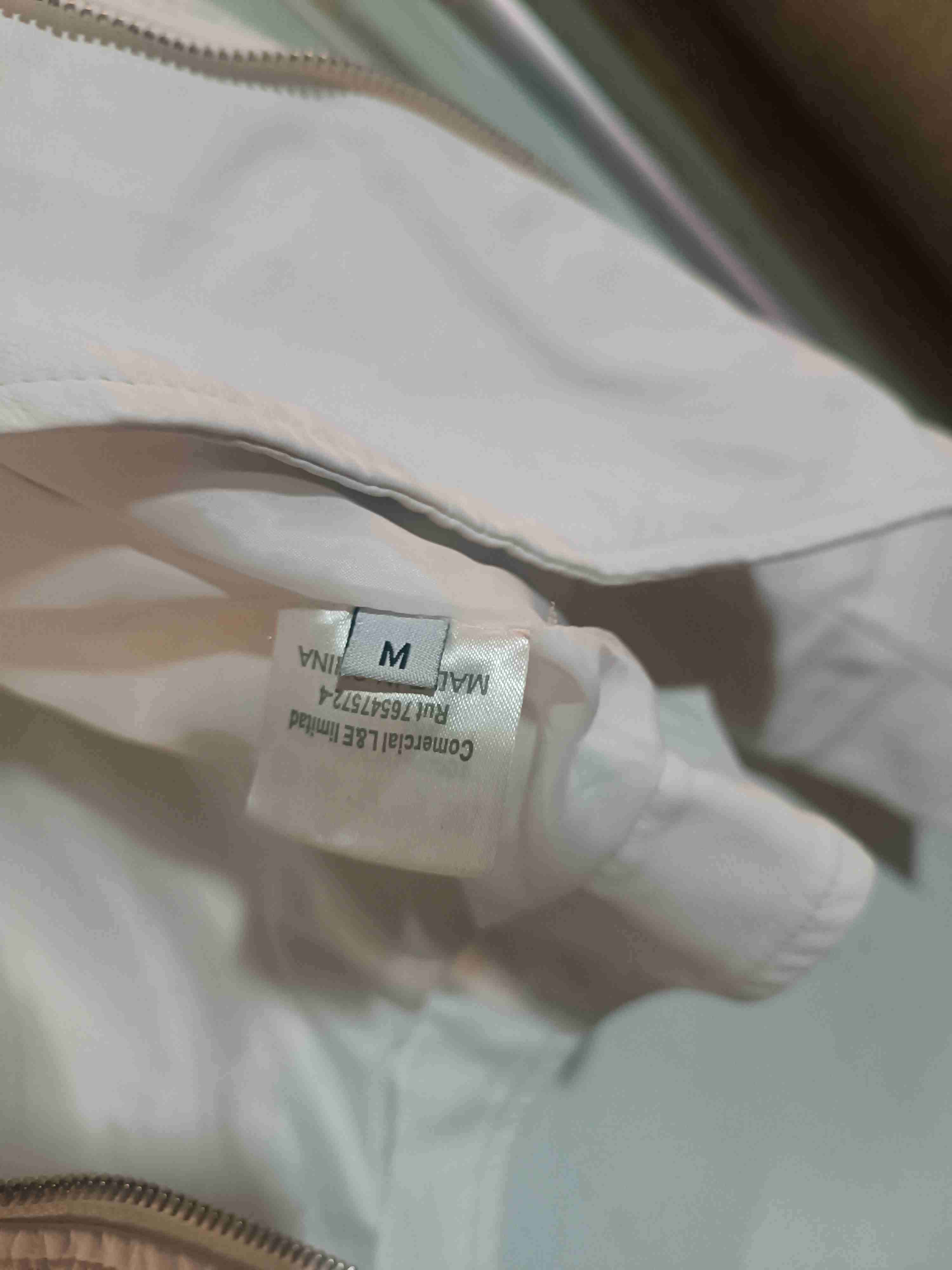 Chaqueta blanca con detalles brillantes - miniatura 3