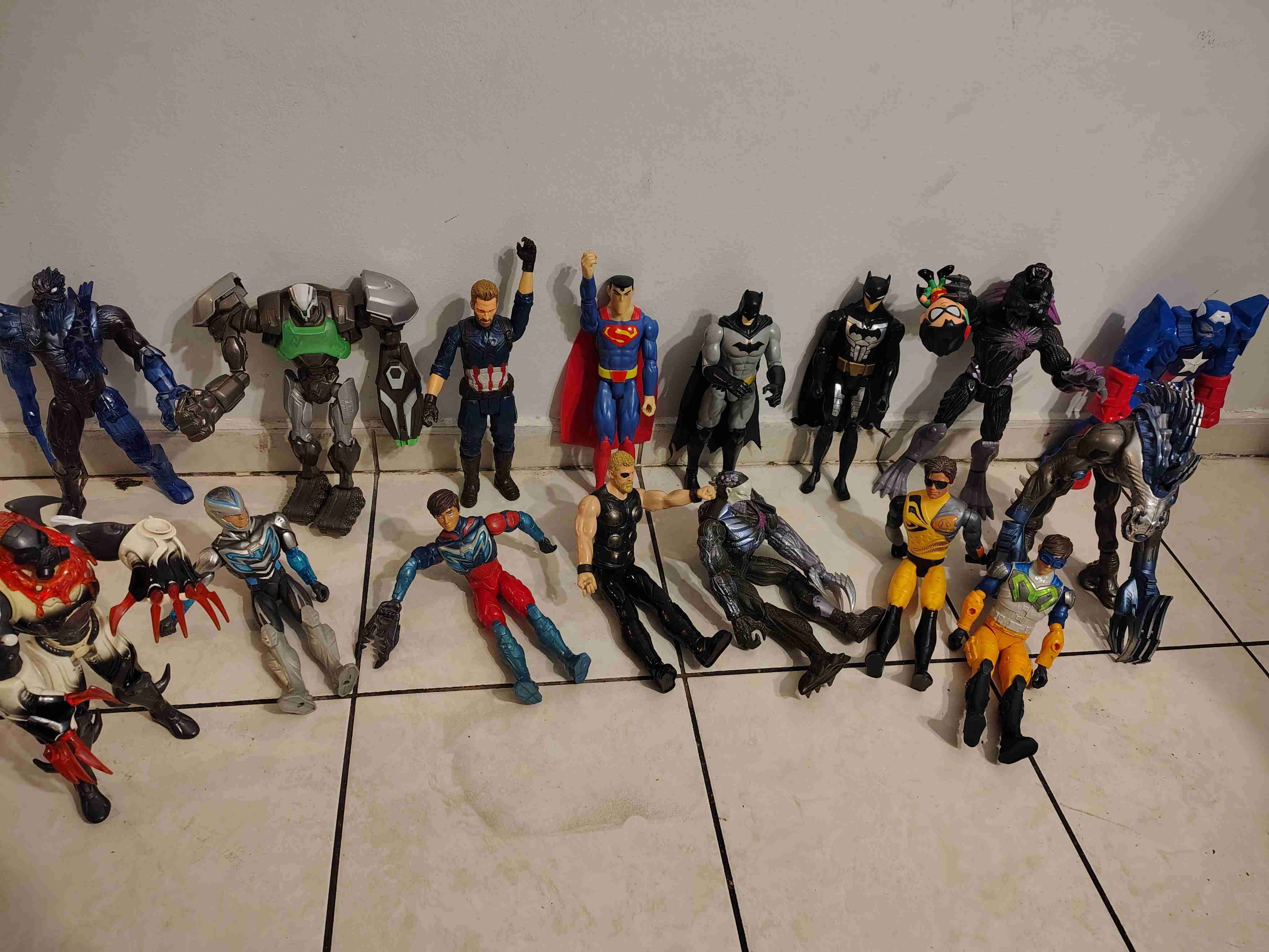 Lote de figuras de acción - miniatura 1