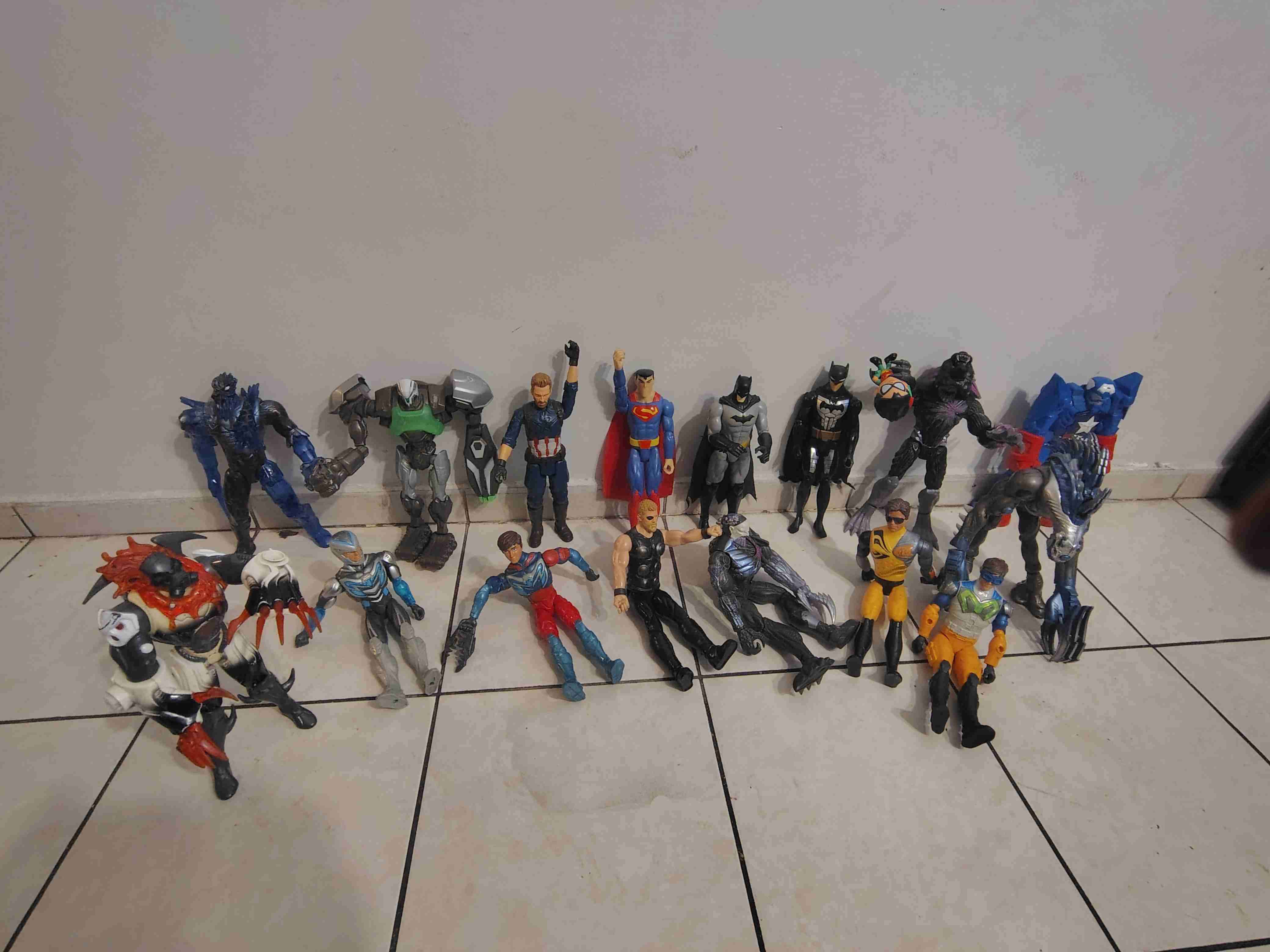 Lote de figuras de acción - miniatura 2