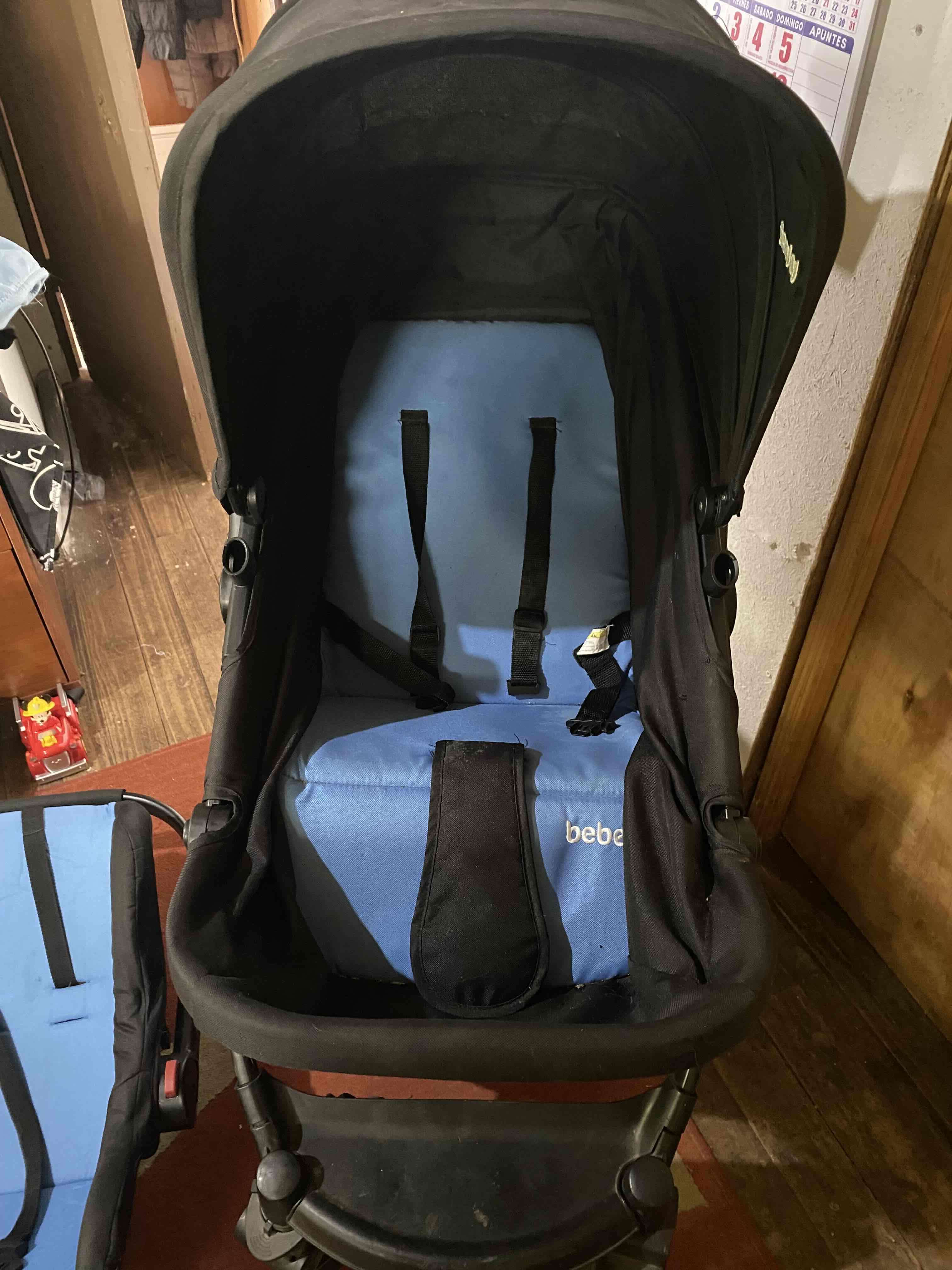 Coche Bebesit negro y azul - miniatura 2