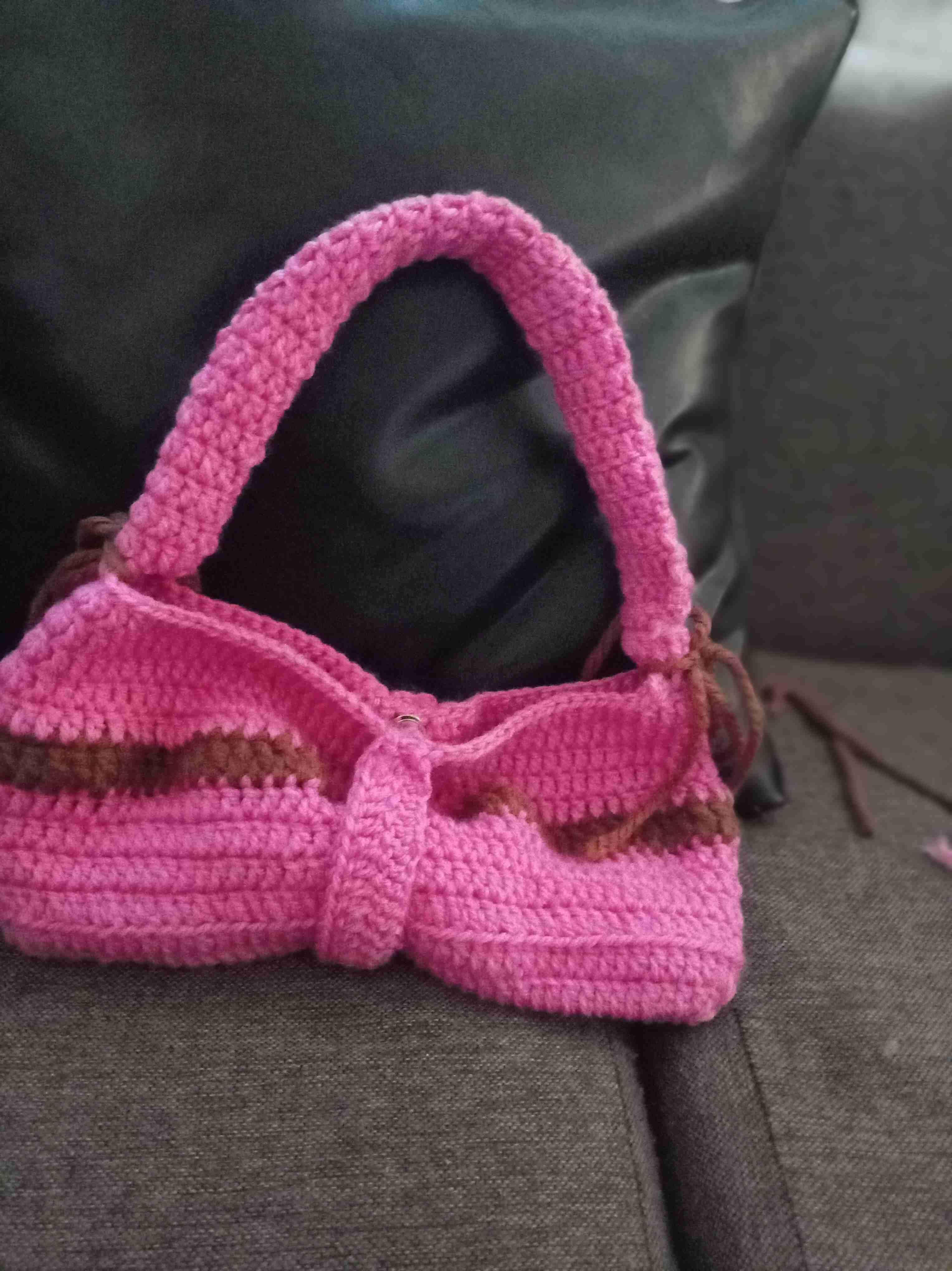 Cartera tejida a crochet rosa - miniatura 2