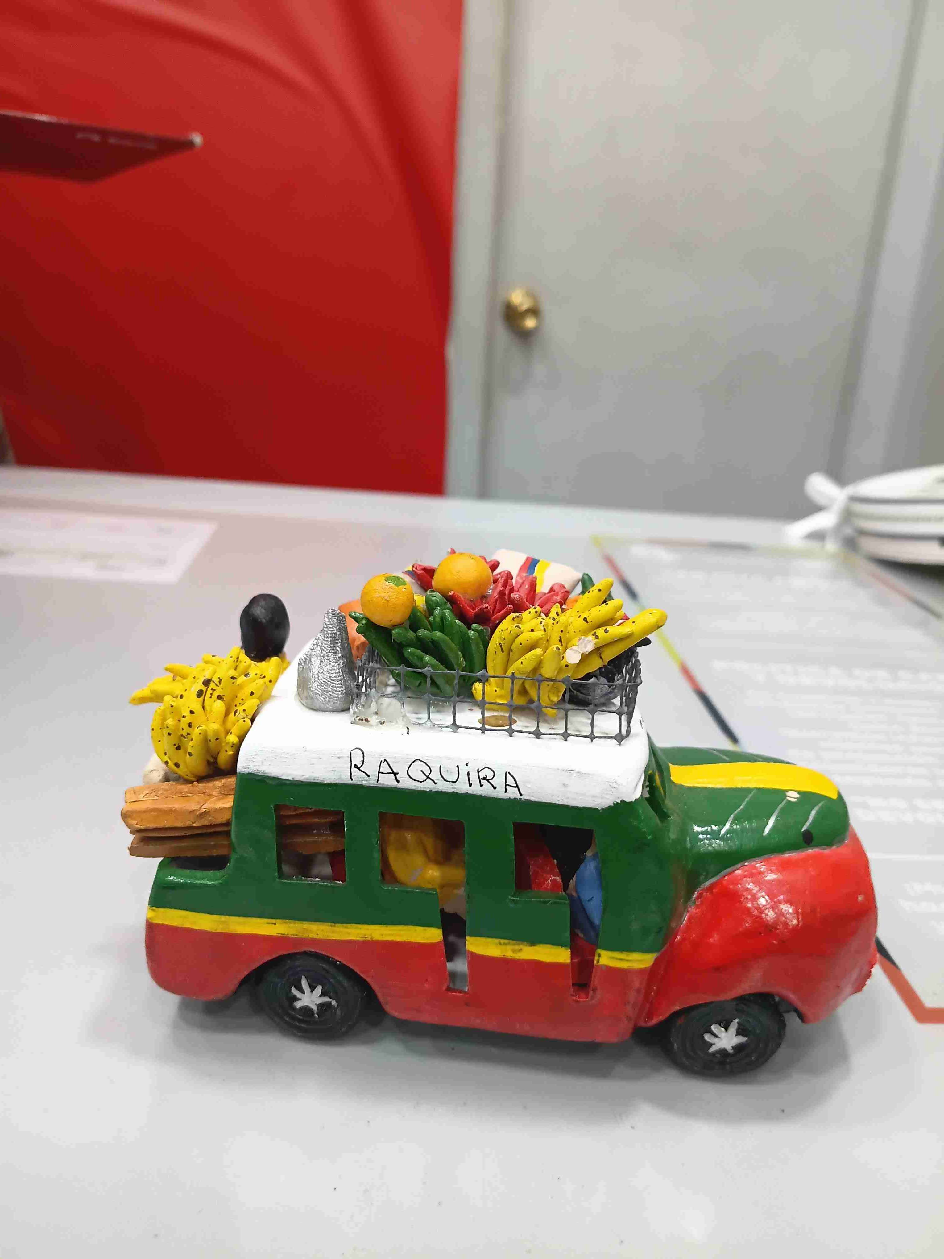 Miniatura de autobús artesanal - miniatura 3