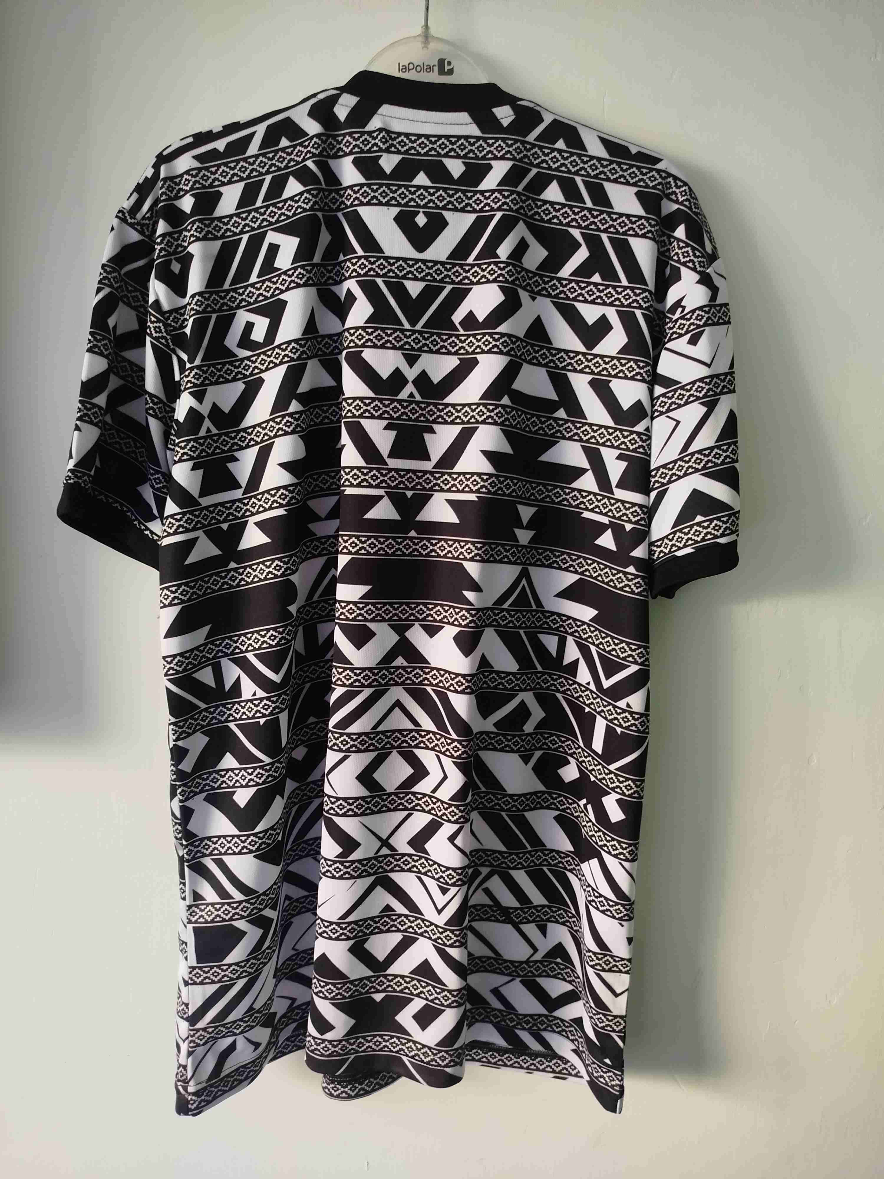 Camiseta Colo-Colo conmemorativa. Talla XL Hombre - miniatura 3