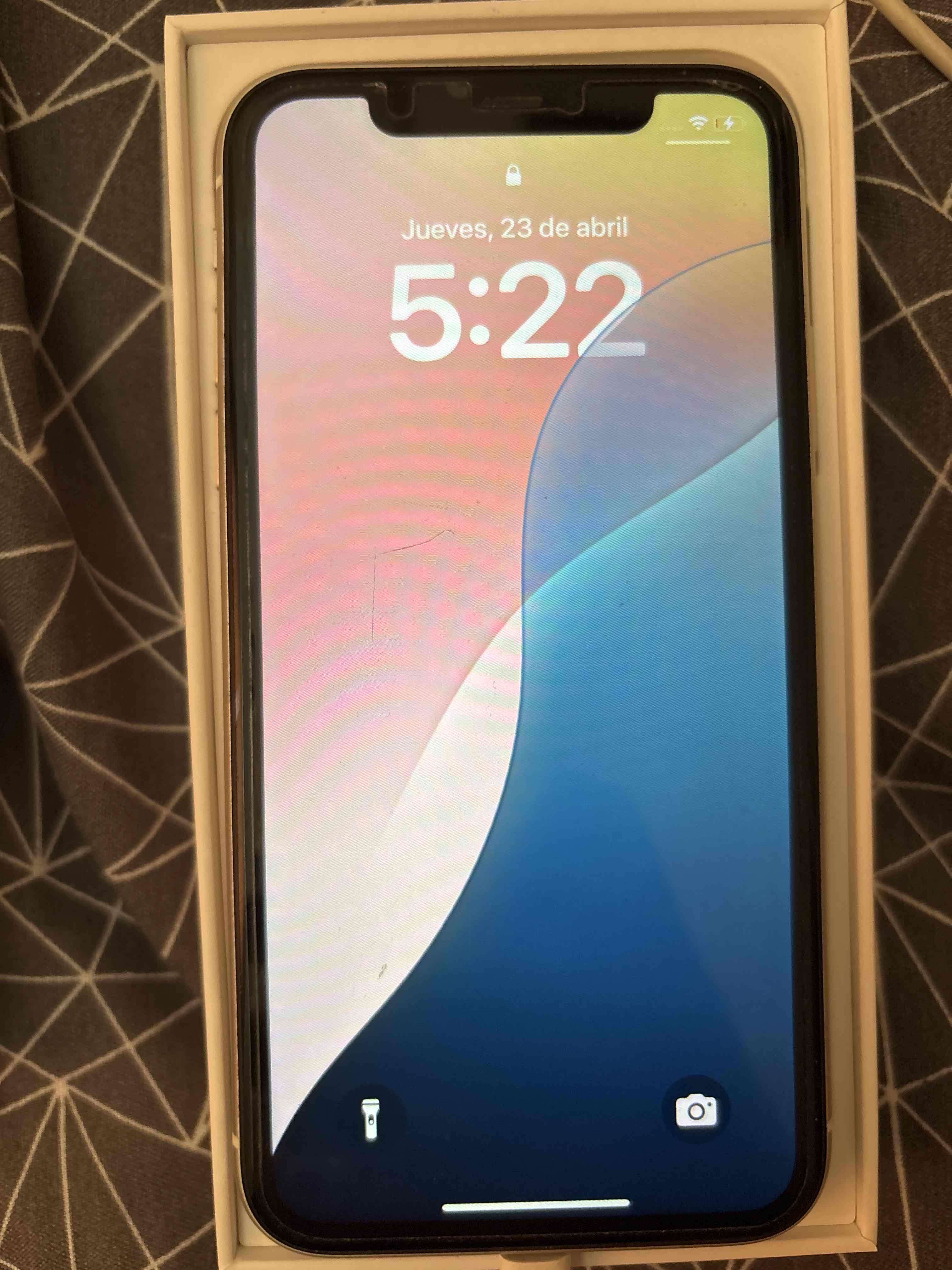 iPhone 11 blanco en caja - miniatura 5