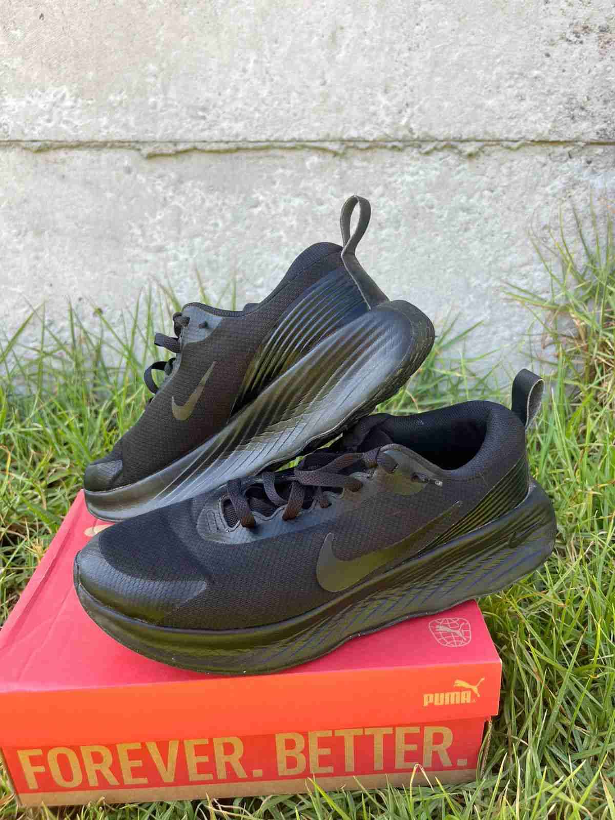 Zapatillas negras Puma usadas - miniatura 2