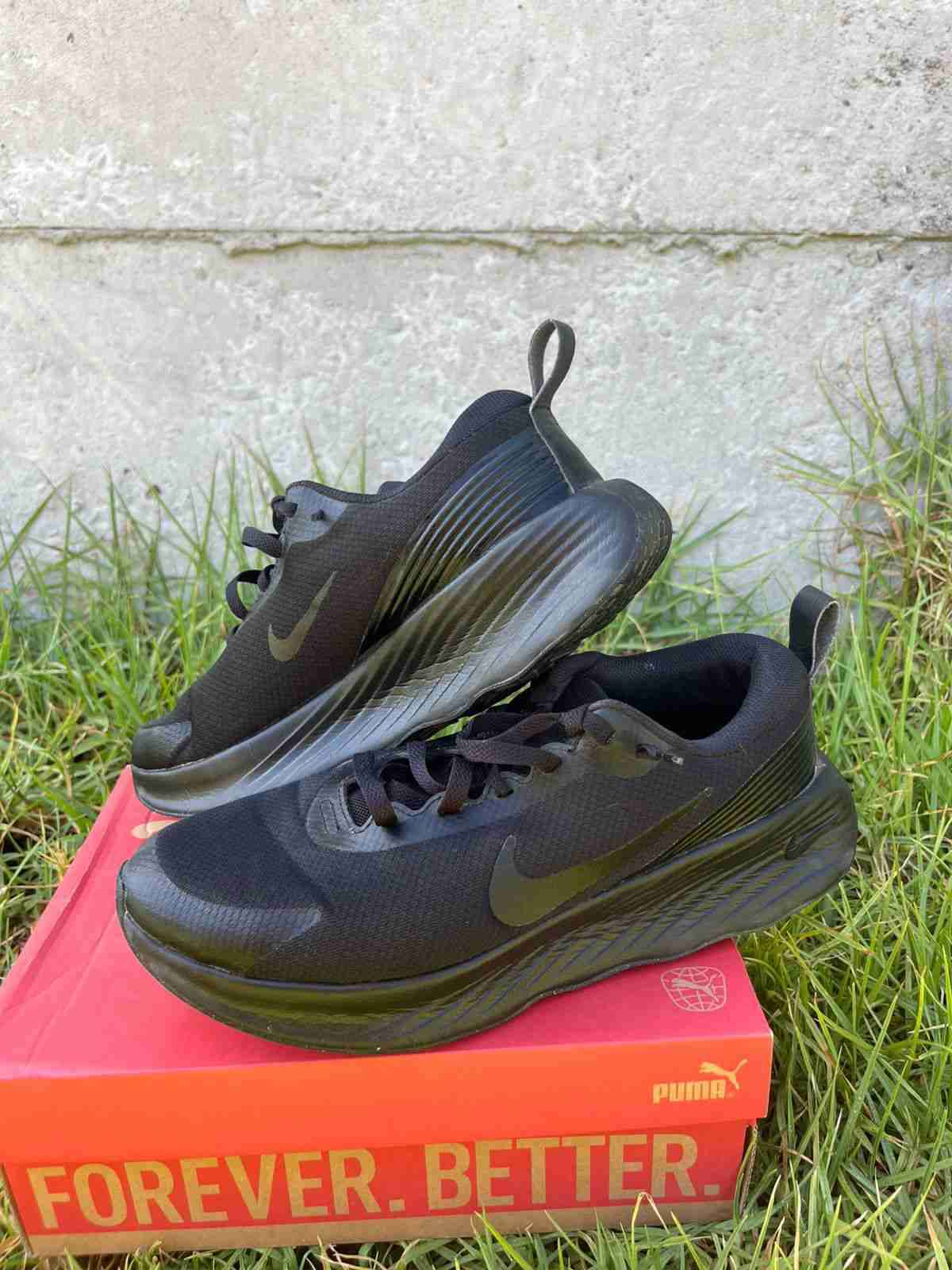 Zapatillas negras Puma usadas - miniatura 3