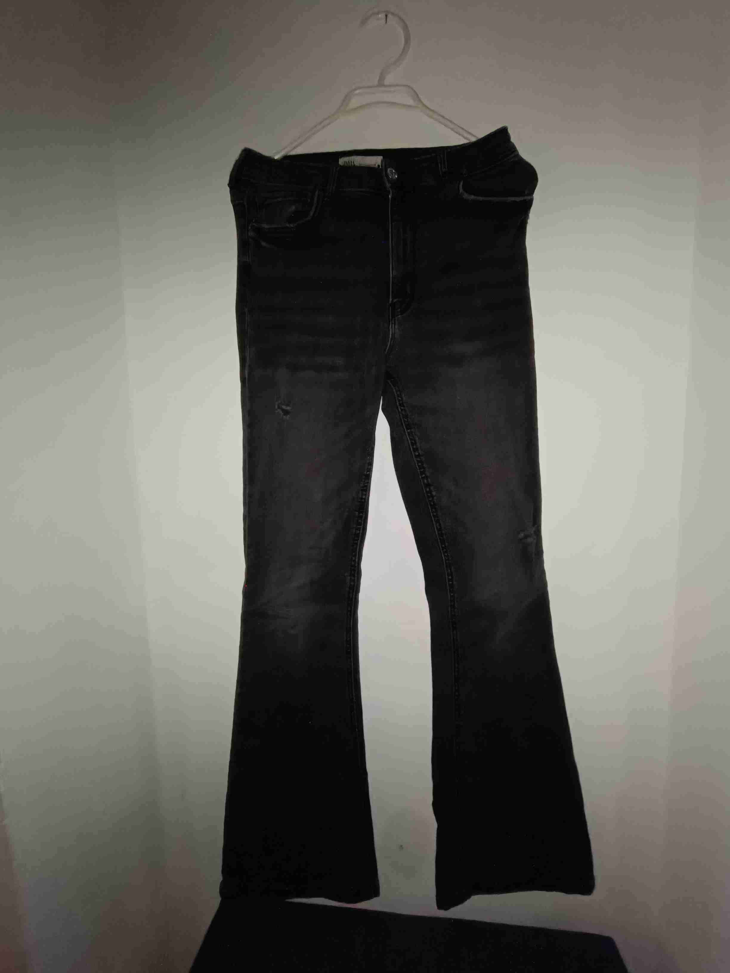 Pantalón negro acampanado - miniatura 1