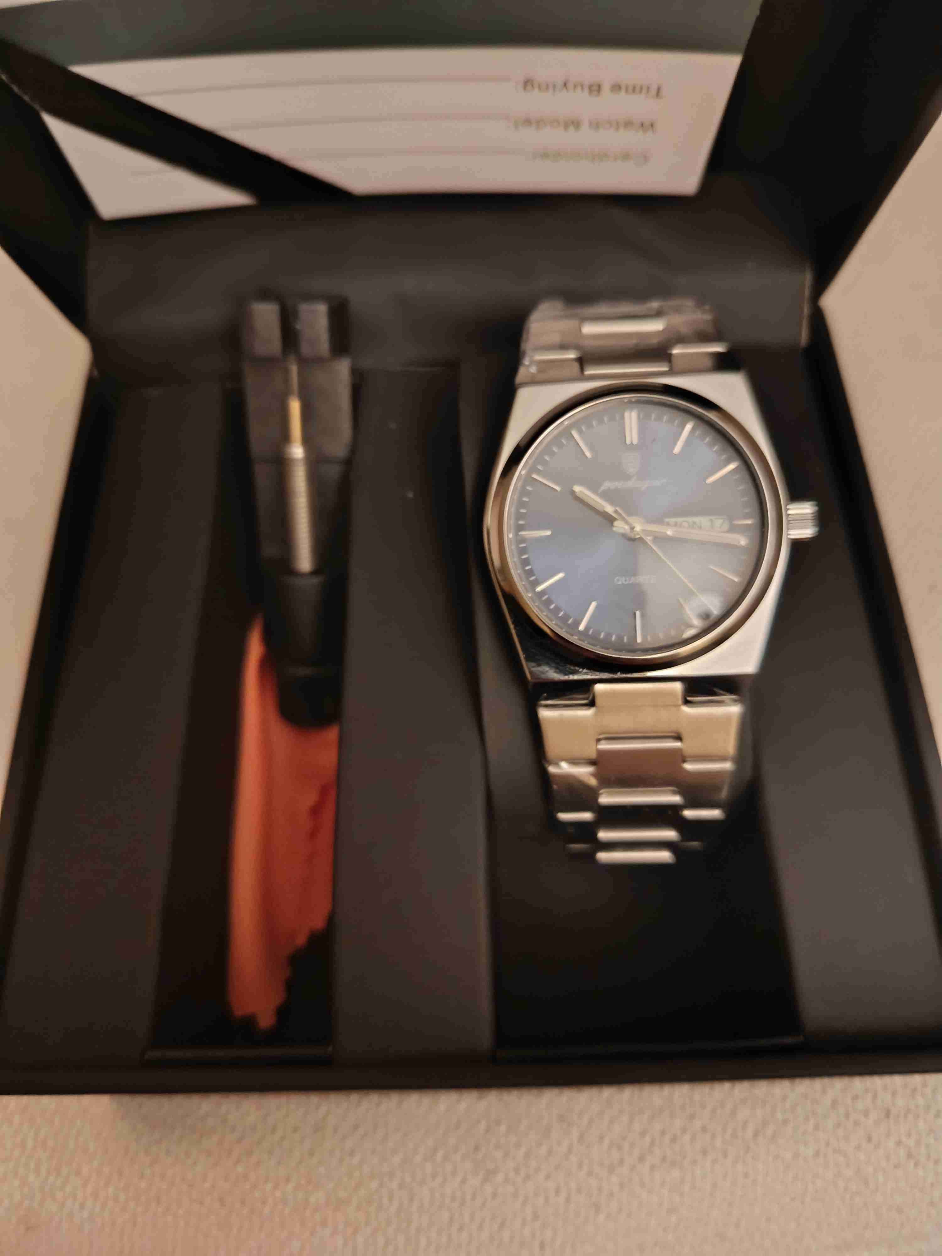 Reloj de pulsera plateado - miniatura 1