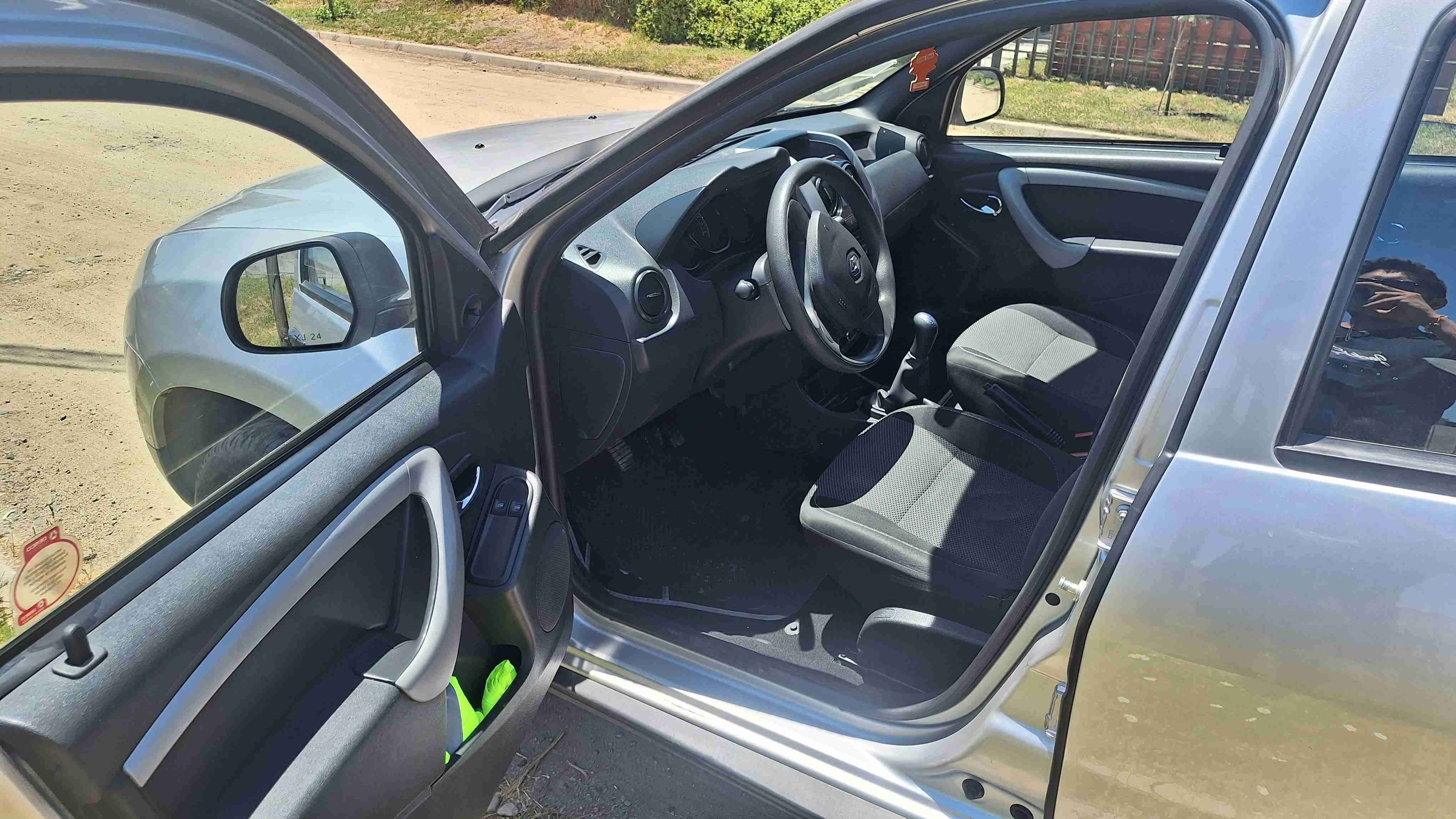 Renault SUV plateado 2018 - miniatura 4