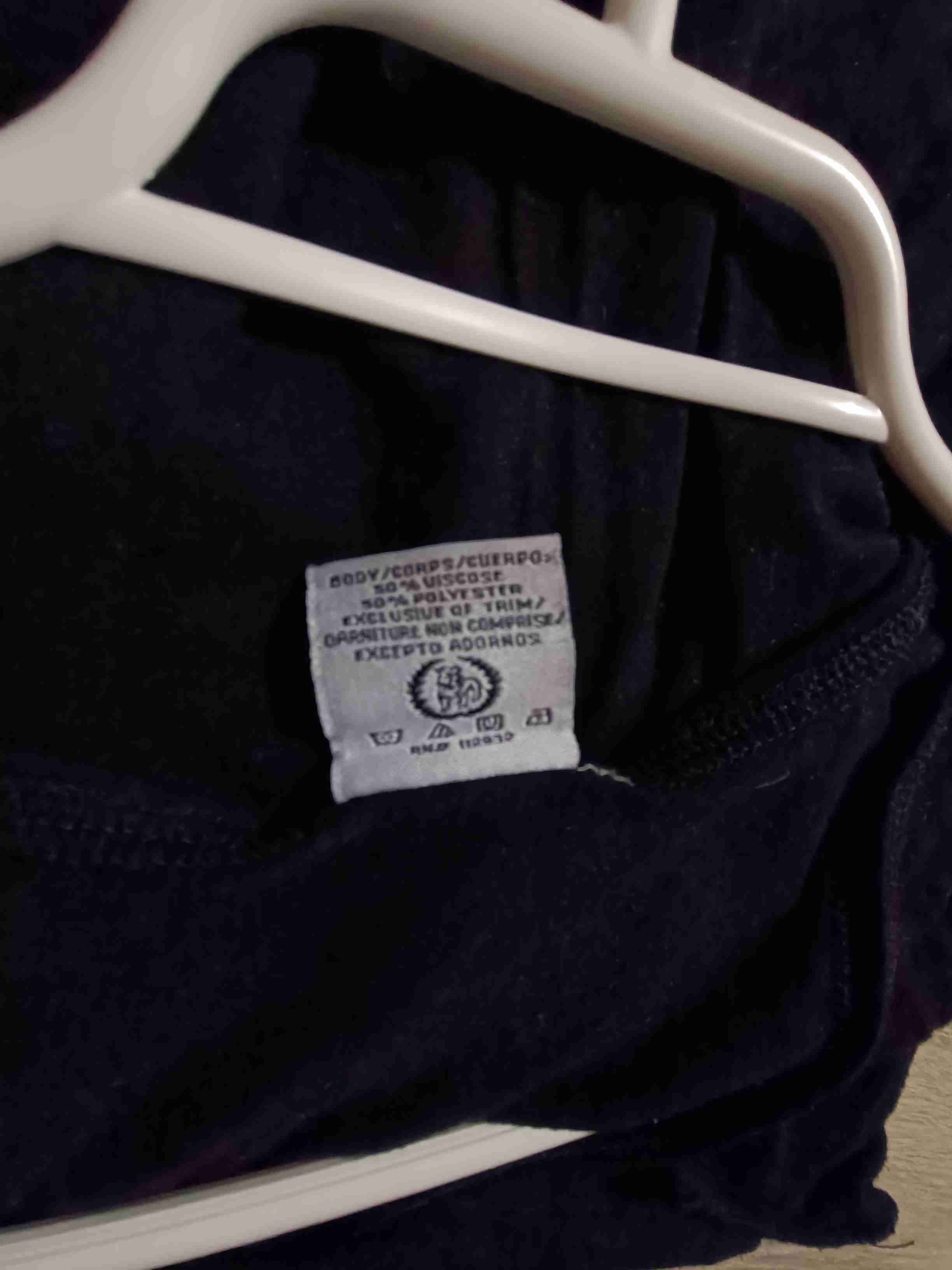 Polera sin mangas negra - miniatura 3