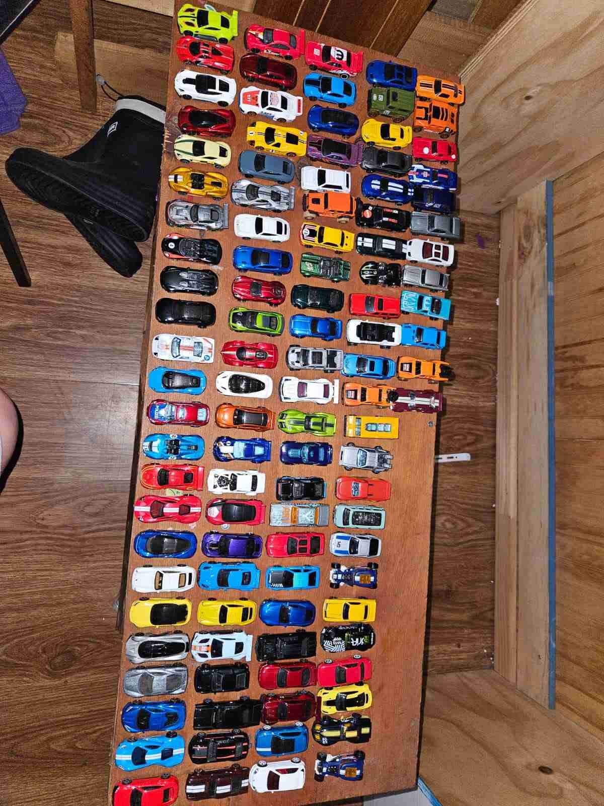 Hotwheels sueltos - miniatura 1