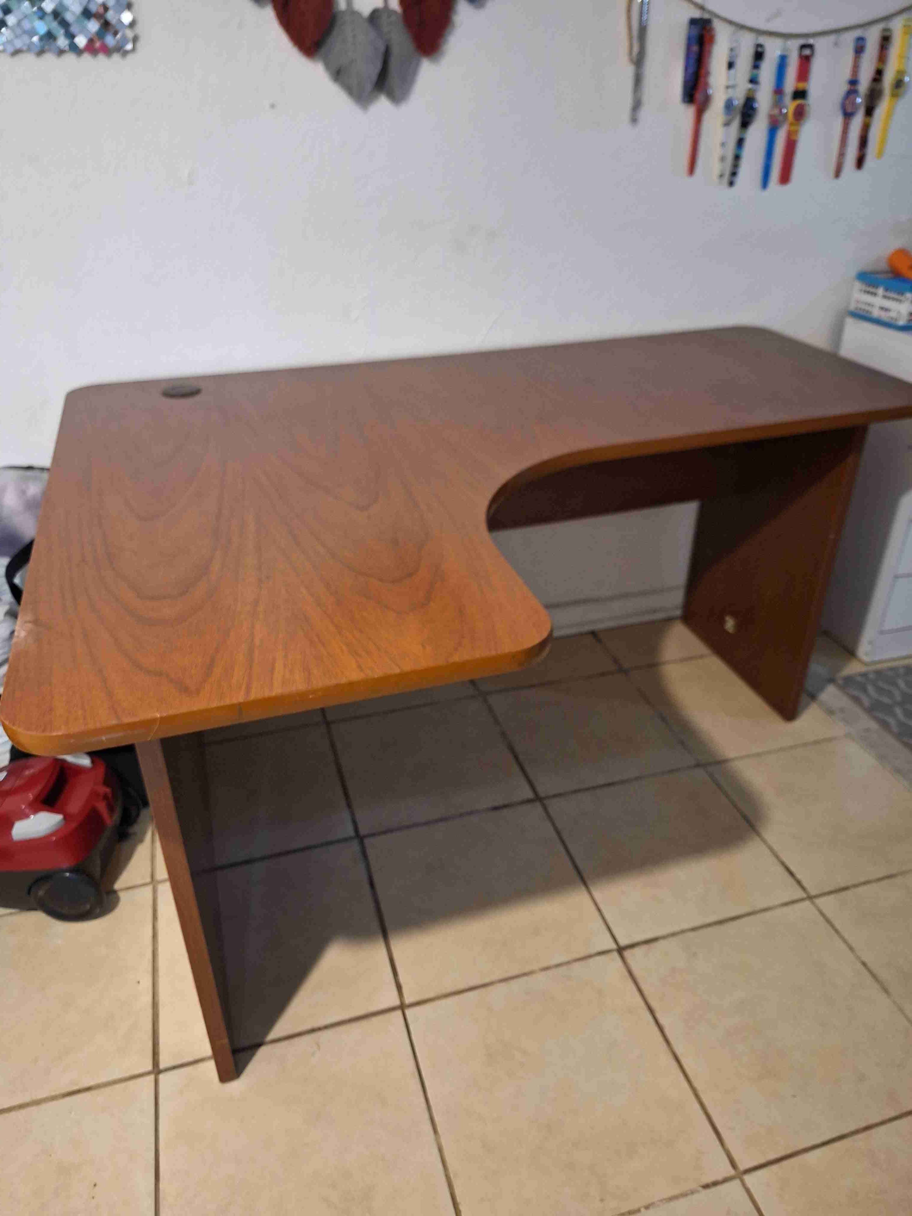 Escritorio esquinero de madera - miniatura 3