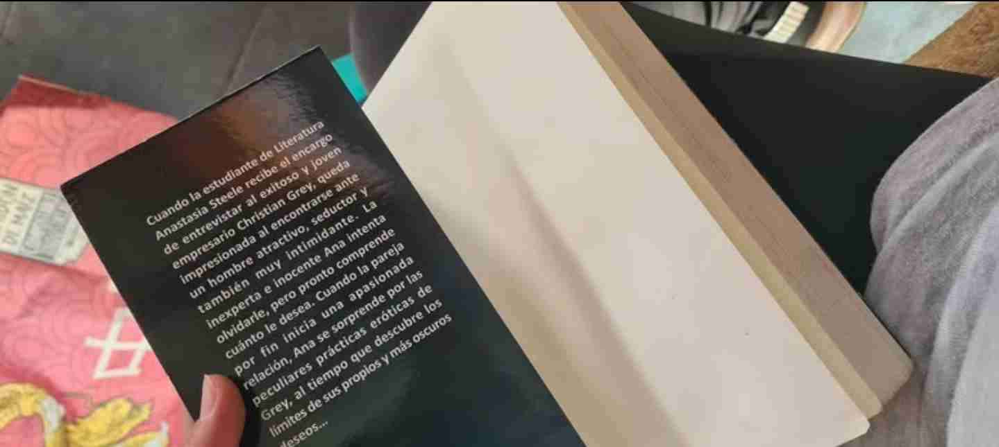 Libro 'Cincuenta sombras de Grey' - miniatura 3