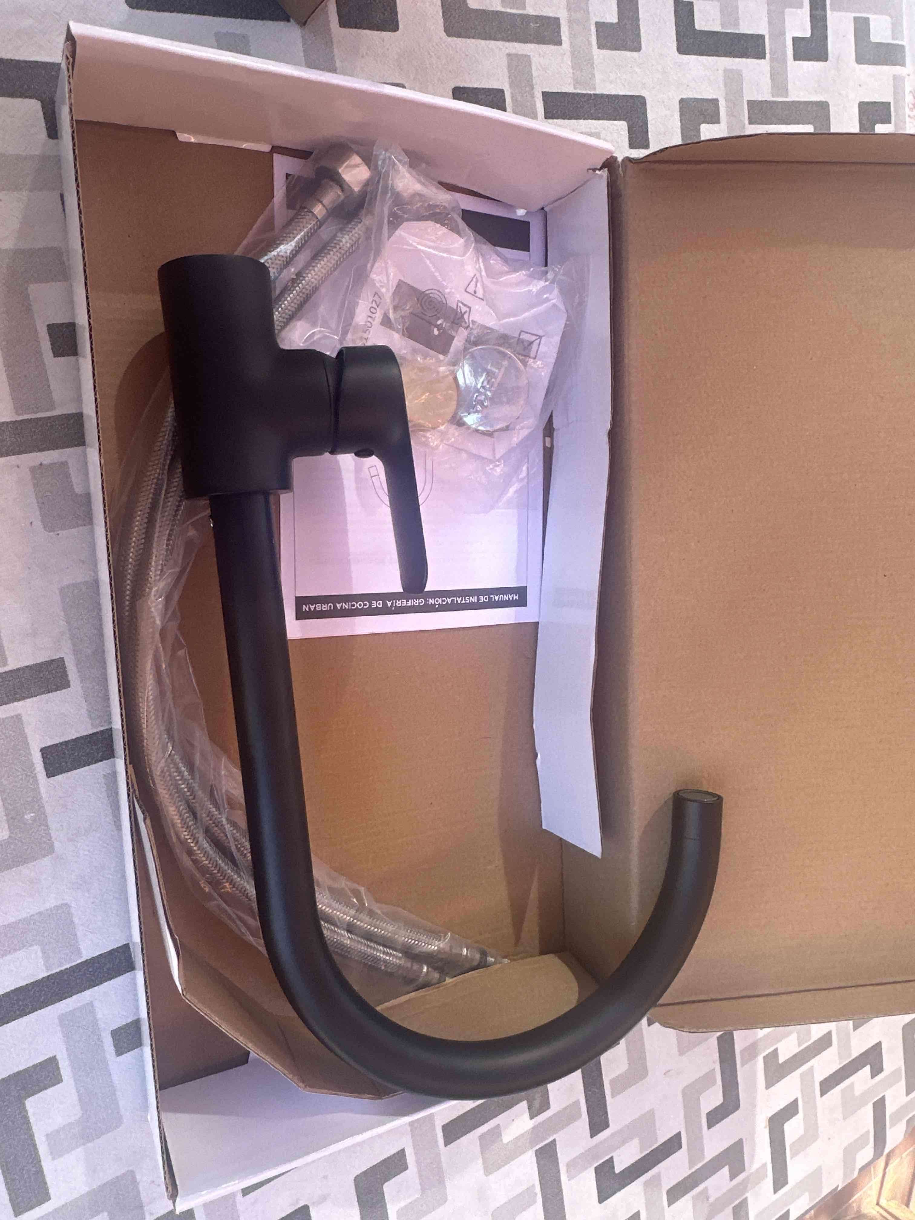 Grifería negra para cocina - miniatura 1