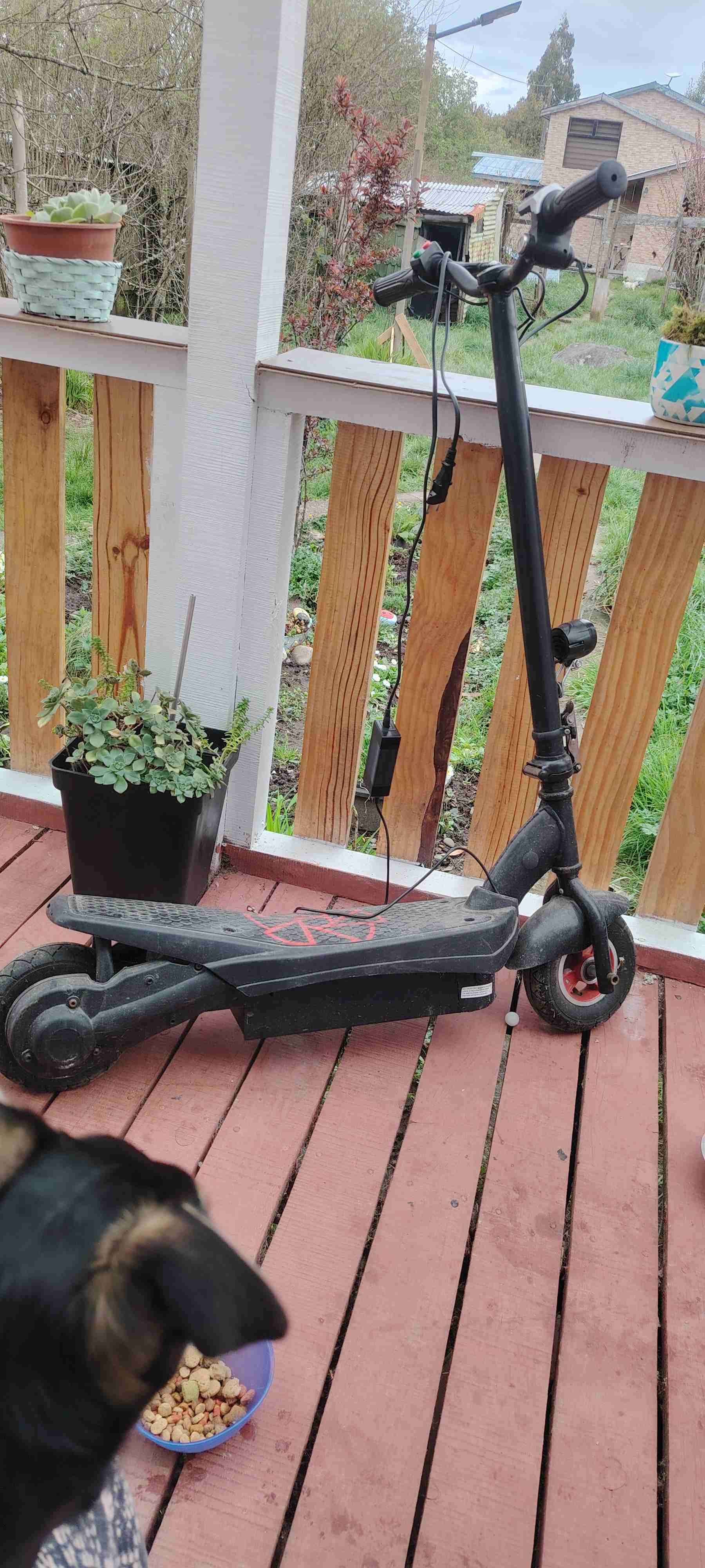 Scooter eléctrico negro usado - miniatura 1