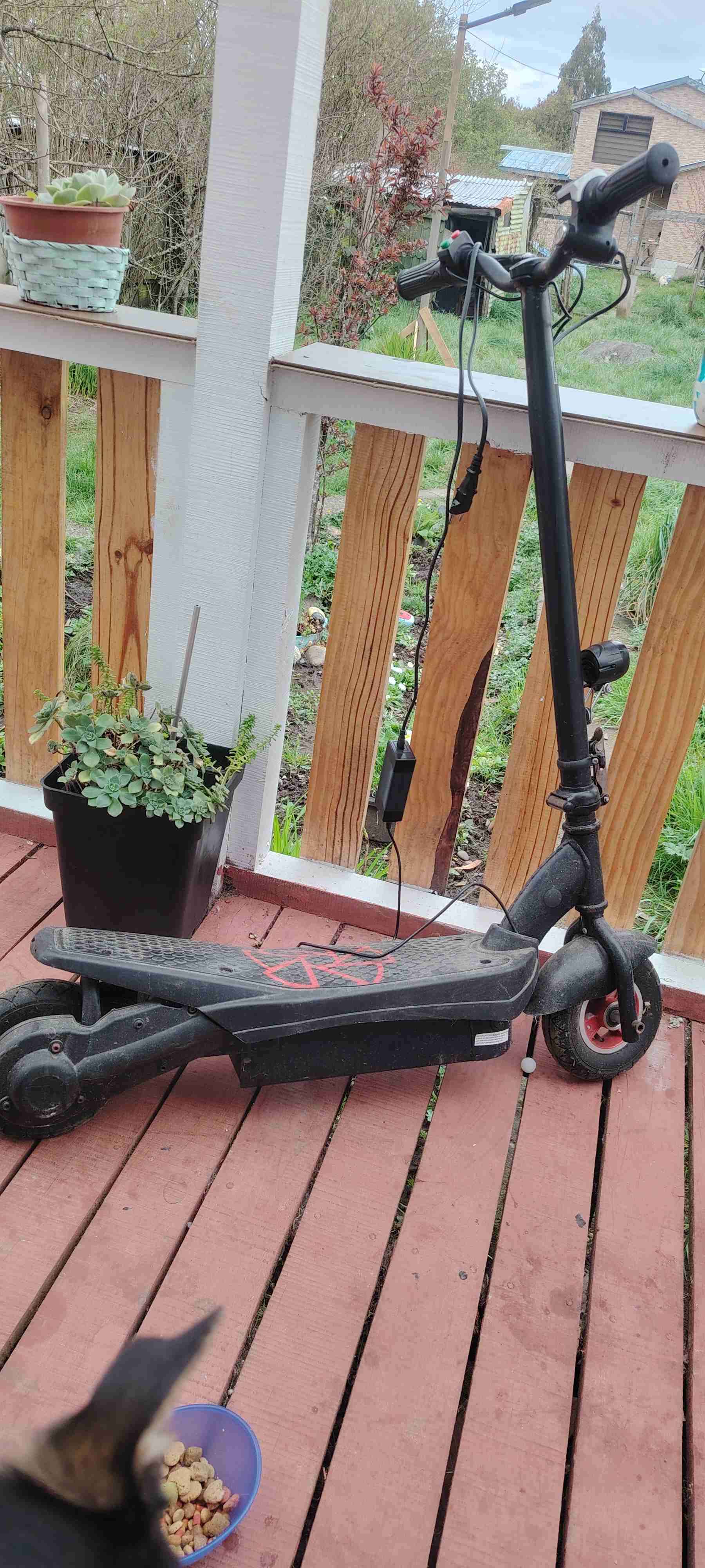 Scooter eléctrico negro usado - miniatura 2