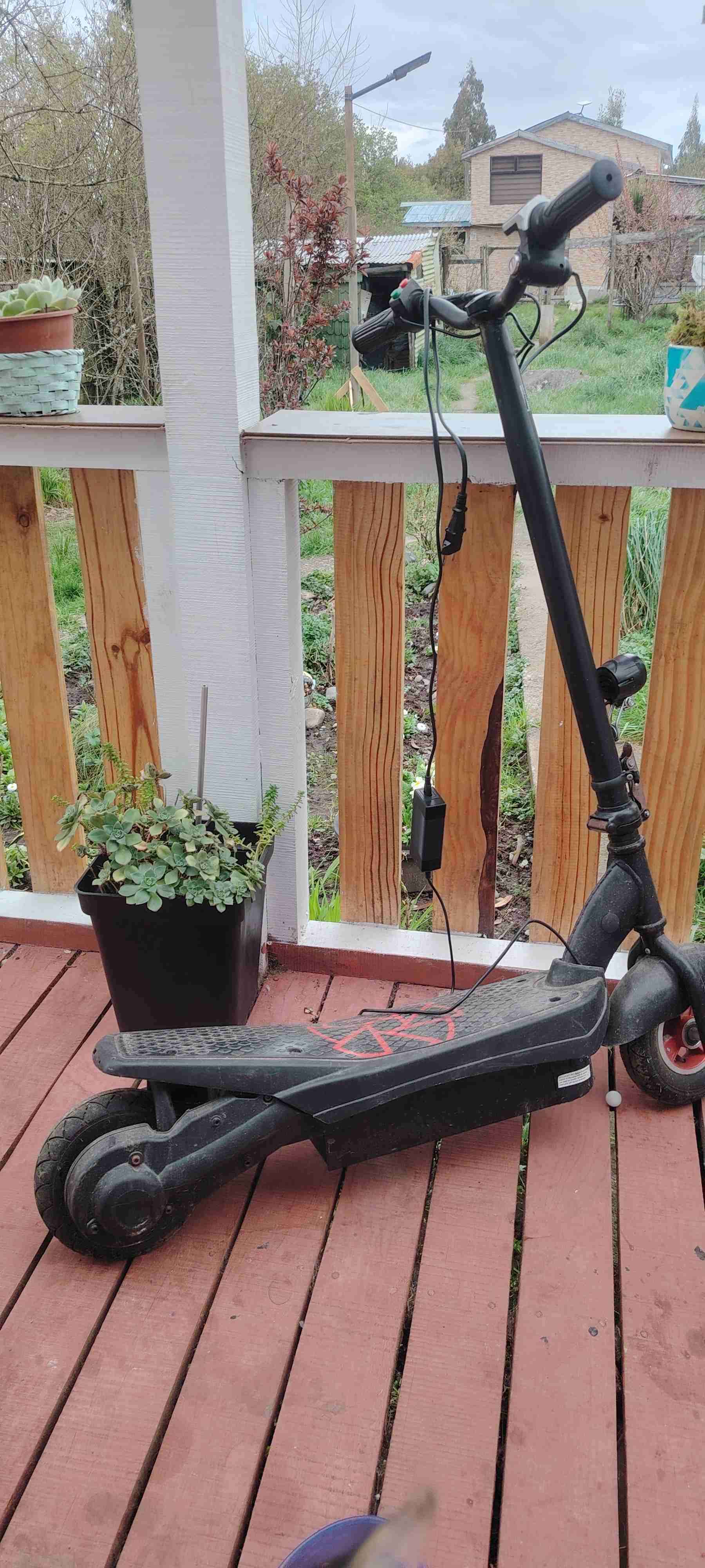 Scooter eléctrico negro usado - miniatura 3