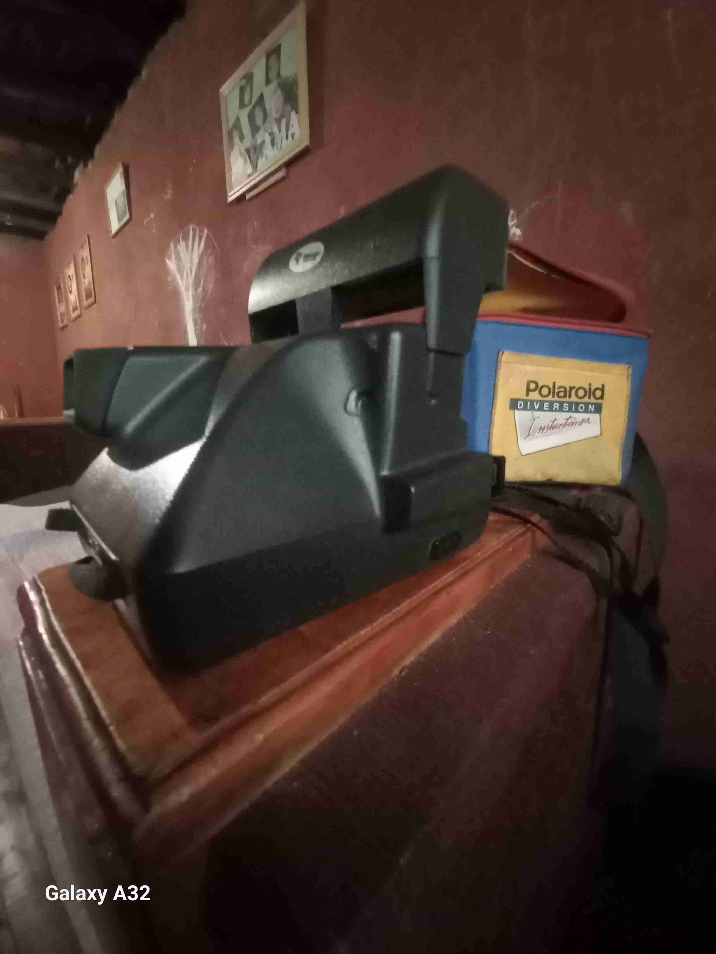 Cámara Polaroid con estuche - miniatura 3