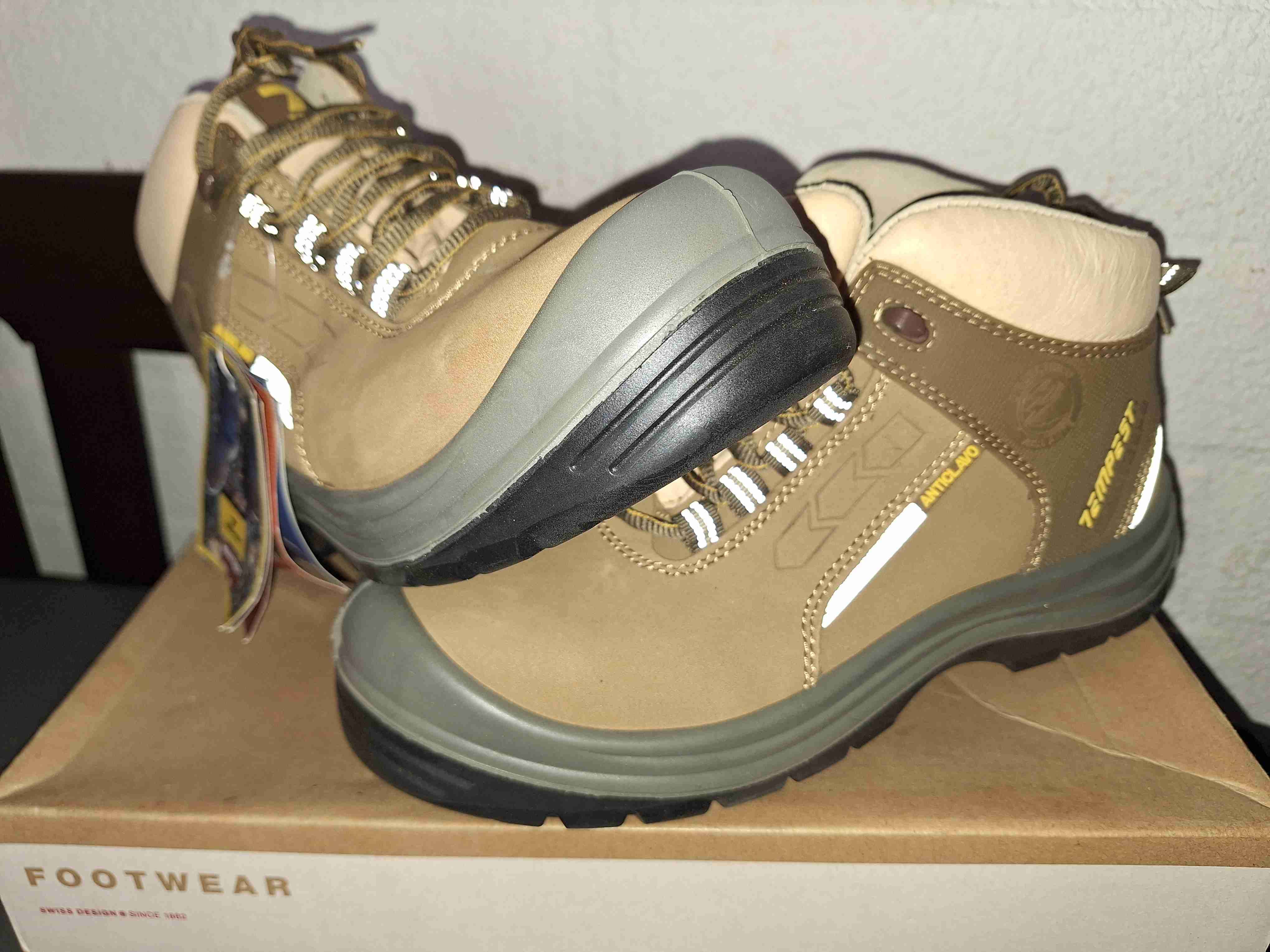 Zapatos de seguridad nuevos número 41 - miniatura 2