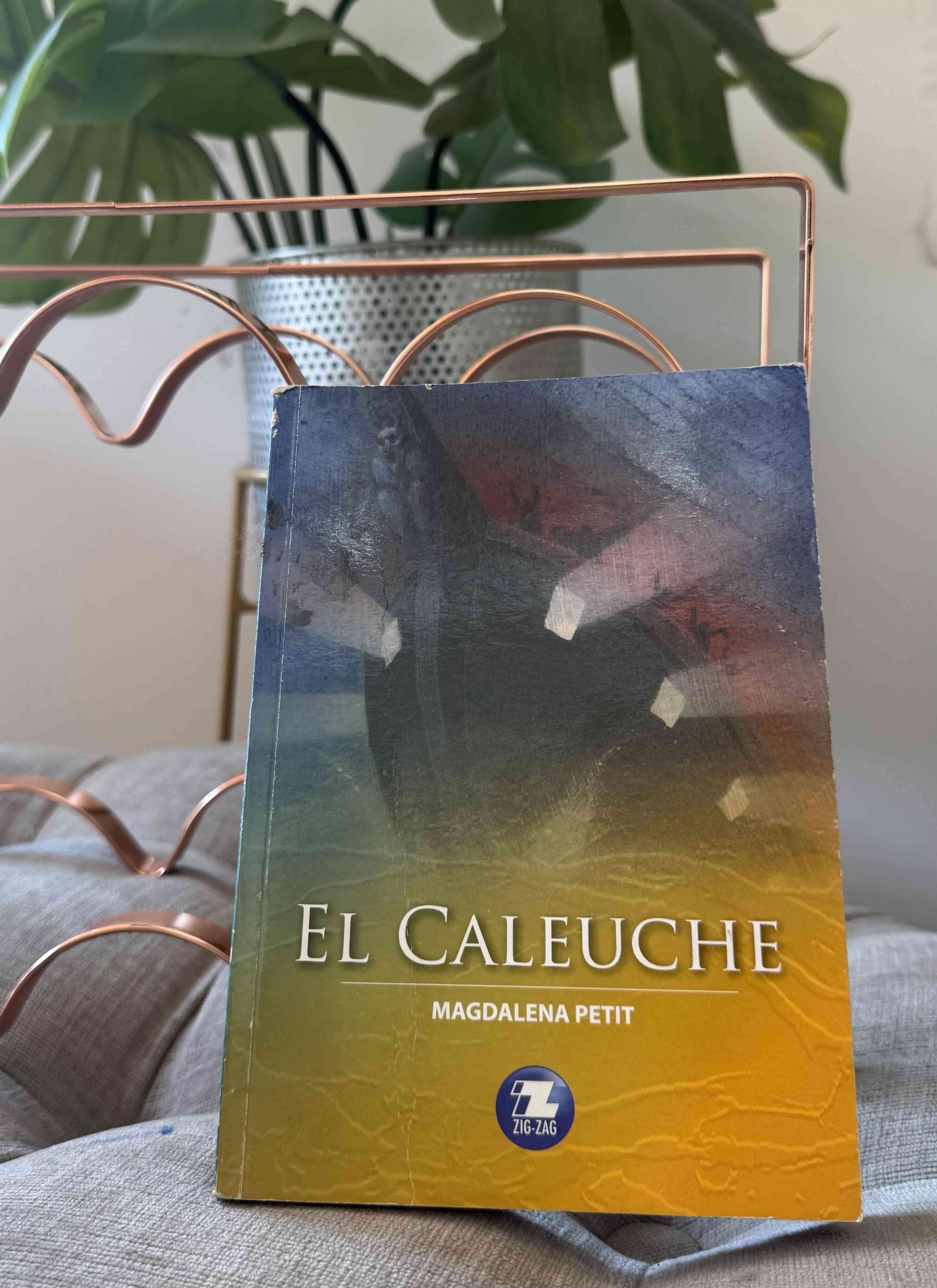 Libro El Caleuche de Magdalena Petit