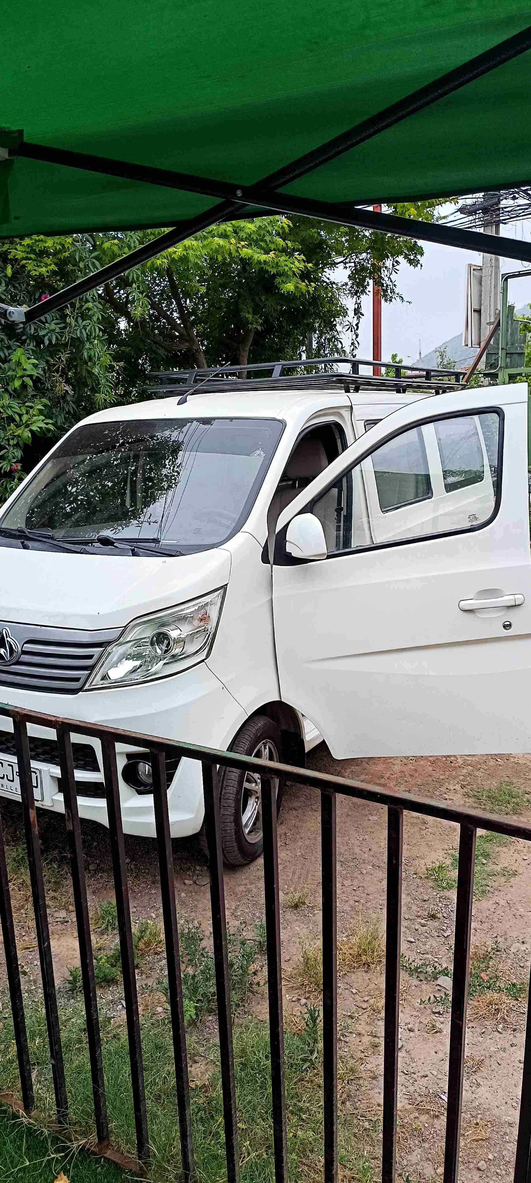 Furgón changan - miniatura 3