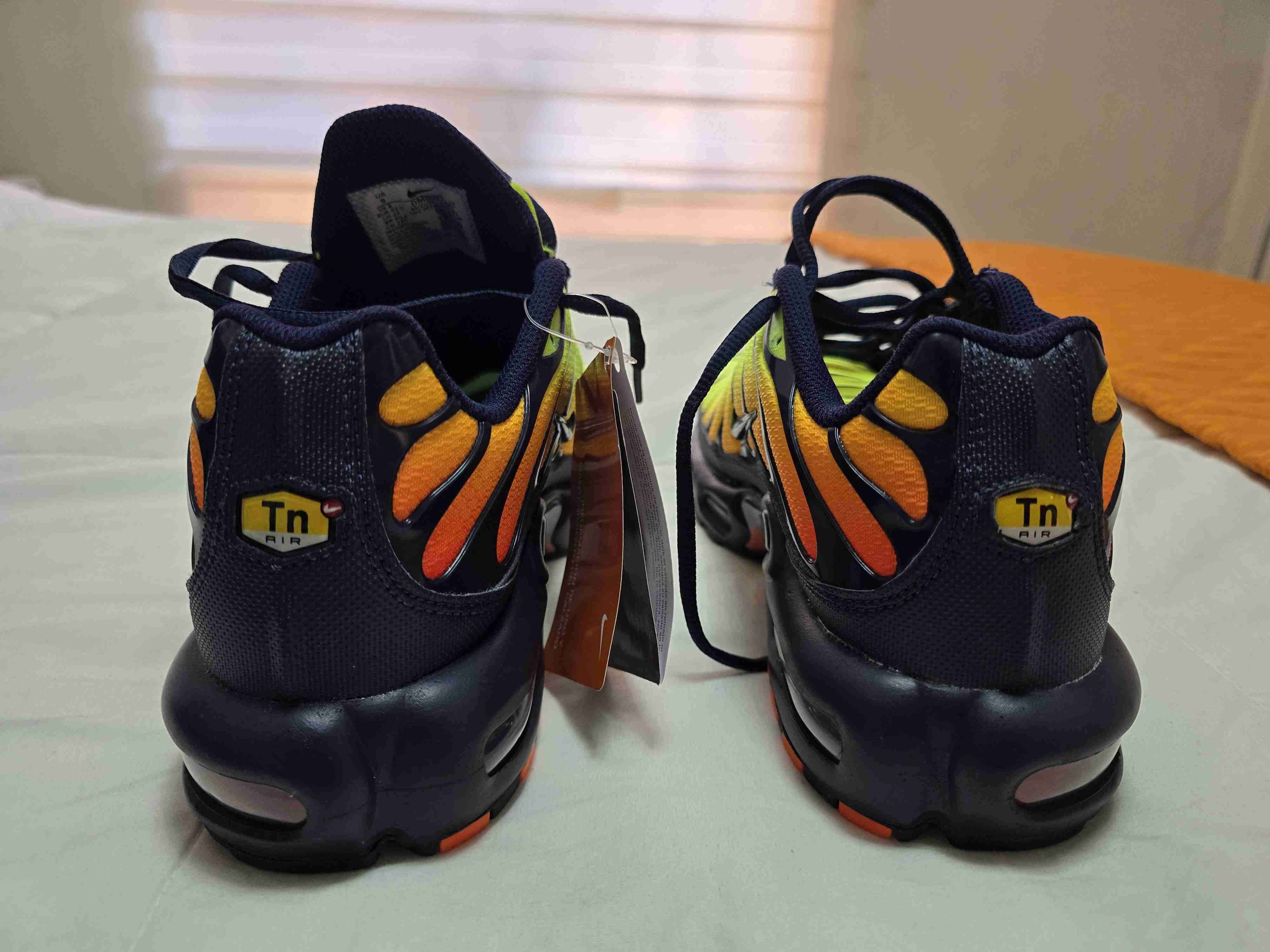 Zapatillas deportivas amarillas nuevas - miniatura 4