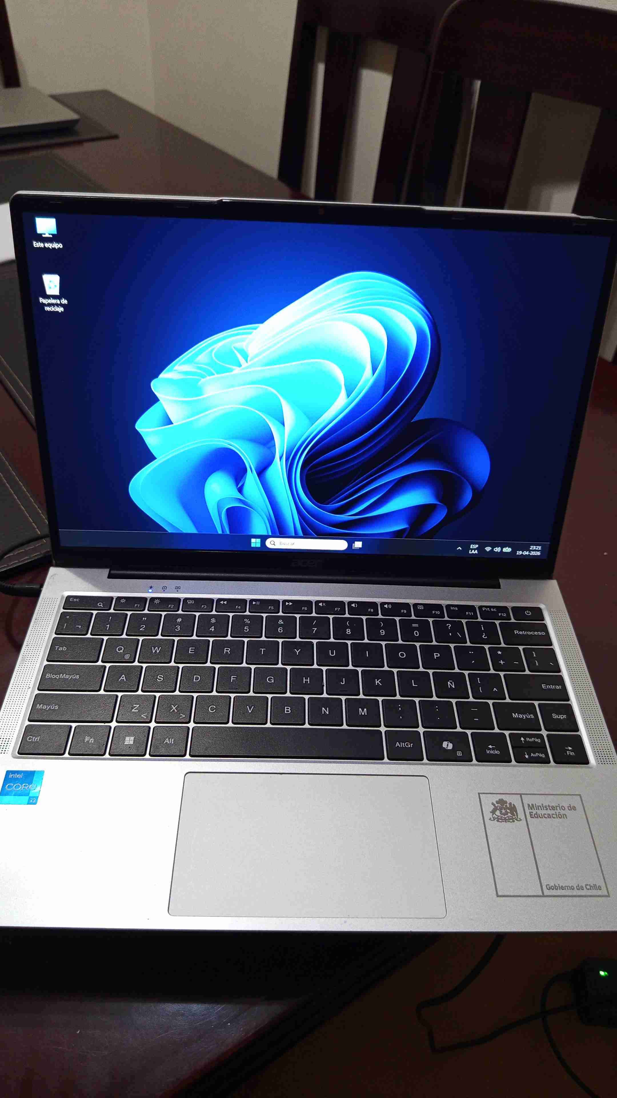 Laptop Acer Core i3 n300 - miniatura 1