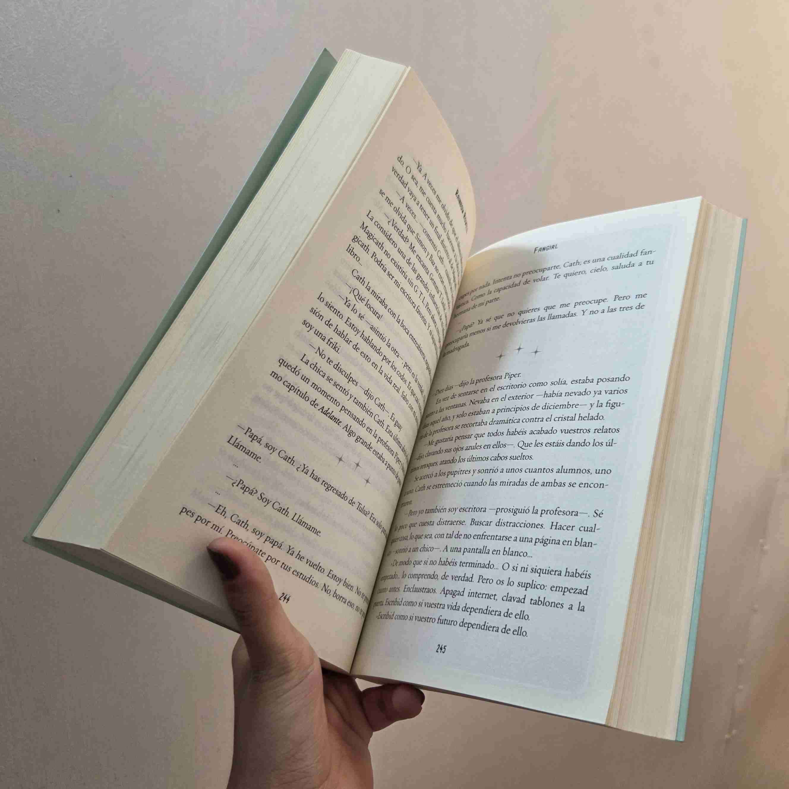 Libro Fangirl de Rainbow Rowell - miniatura 4