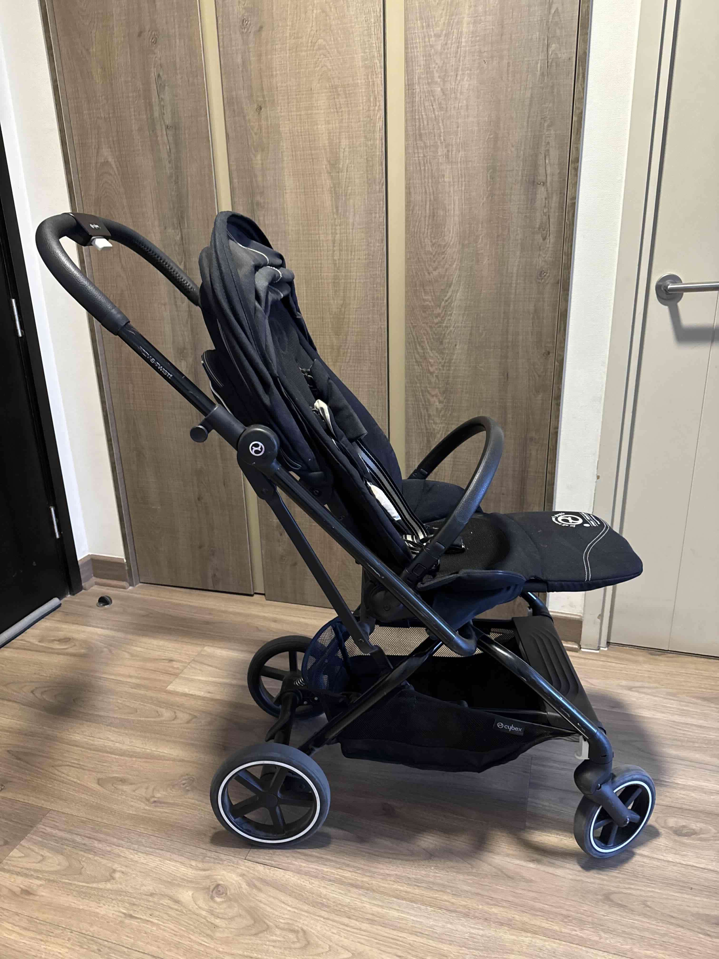 Coche Cybex negro plegable 360 - miniatura 4