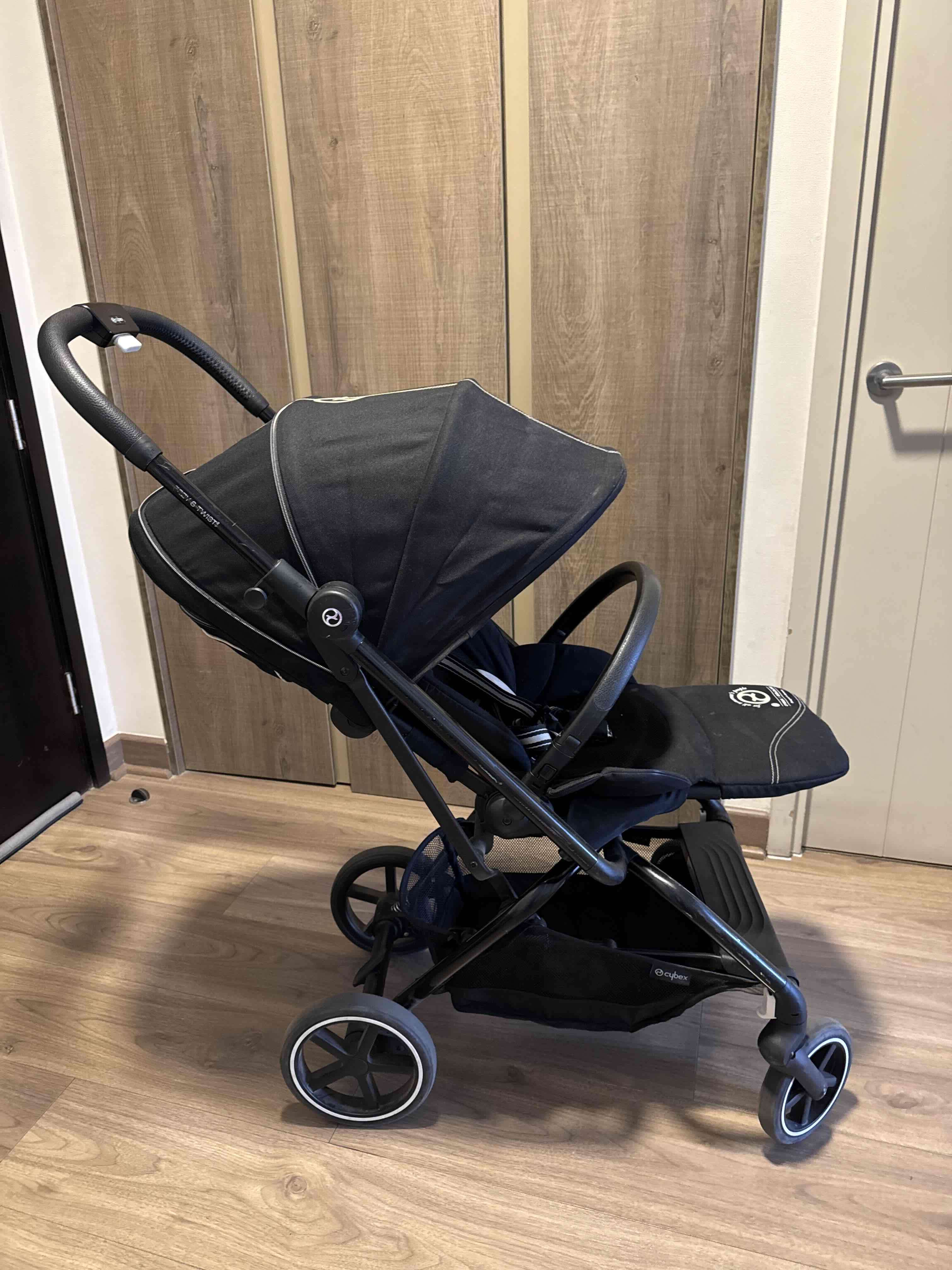 Coche Cybex negro plegable 360 - miniatura 5